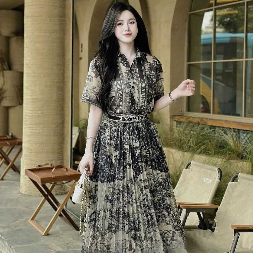 Combo áo sơ mi váy dài xếp ly Dior 4