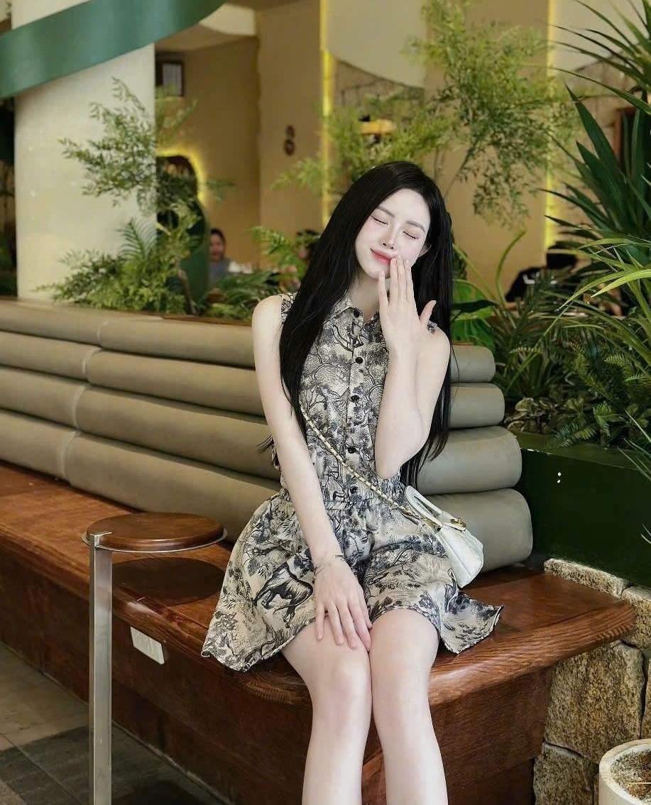 Combo áo váy xòe ngắn Dior 3