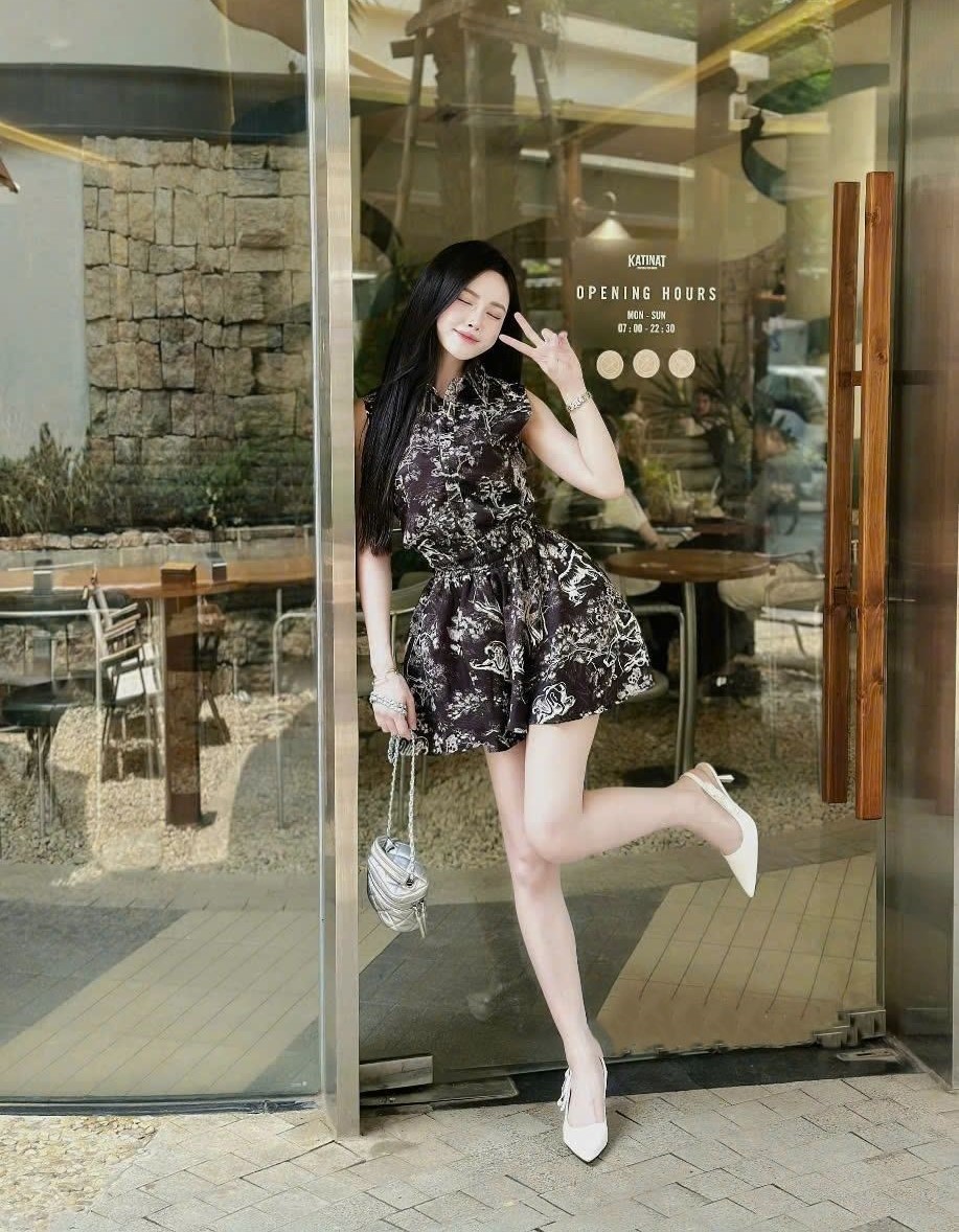 Combo áo váy xòe ngắn Dior 4