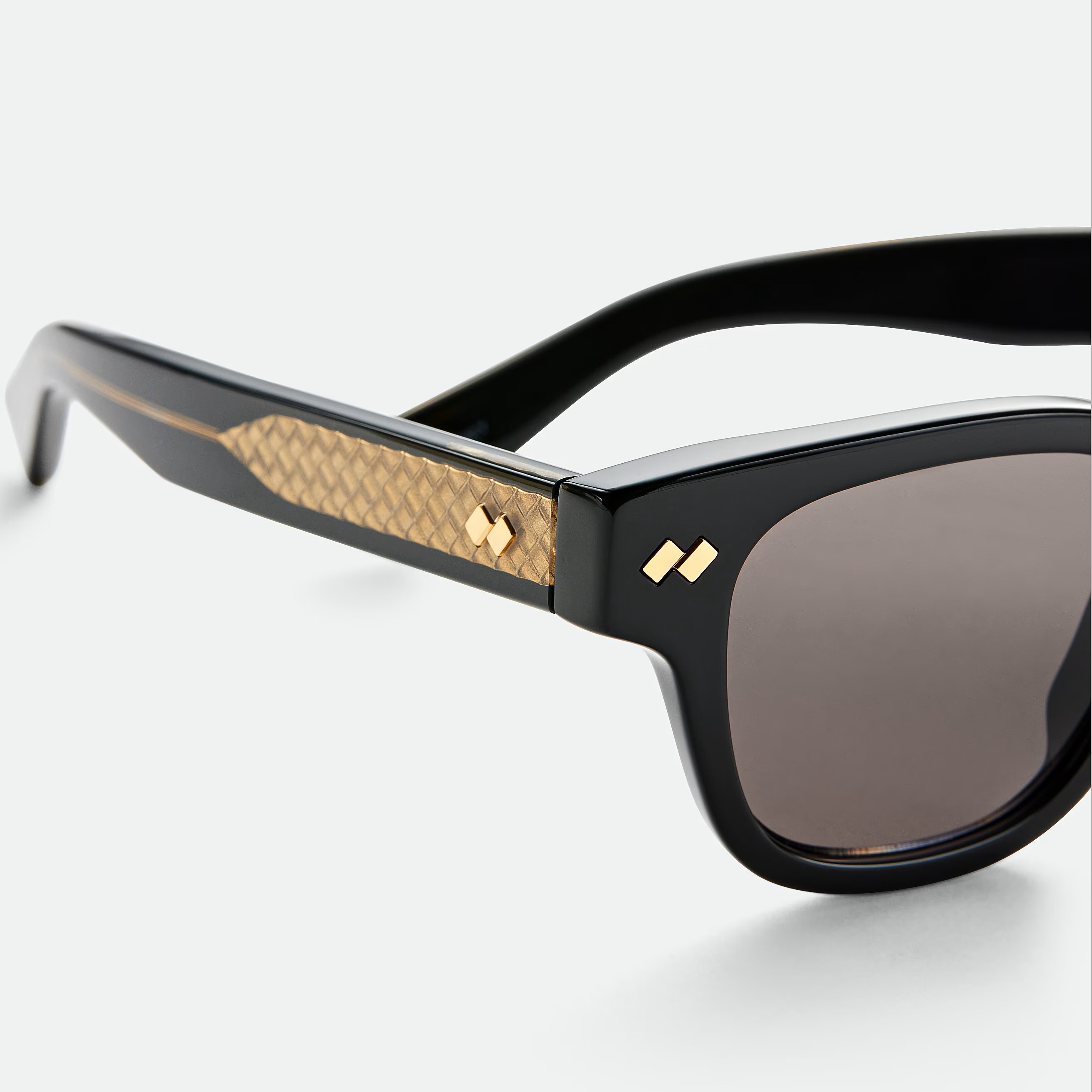 Kính mát Bottega Veneta Intrecciato Panthos Sunglasses Black BV1441S 3