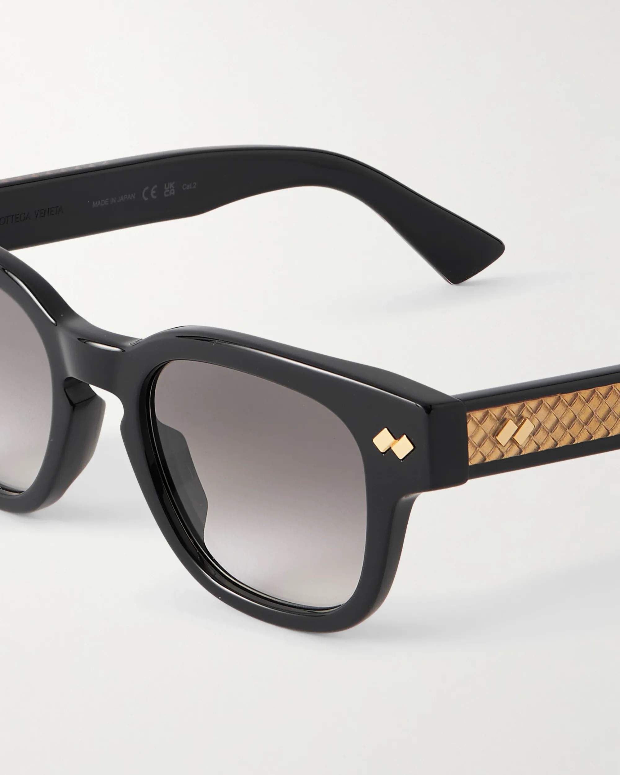 Kính mát Bottega Veneta Intrecciato Panthos Sunglasses Black BV1441S 15