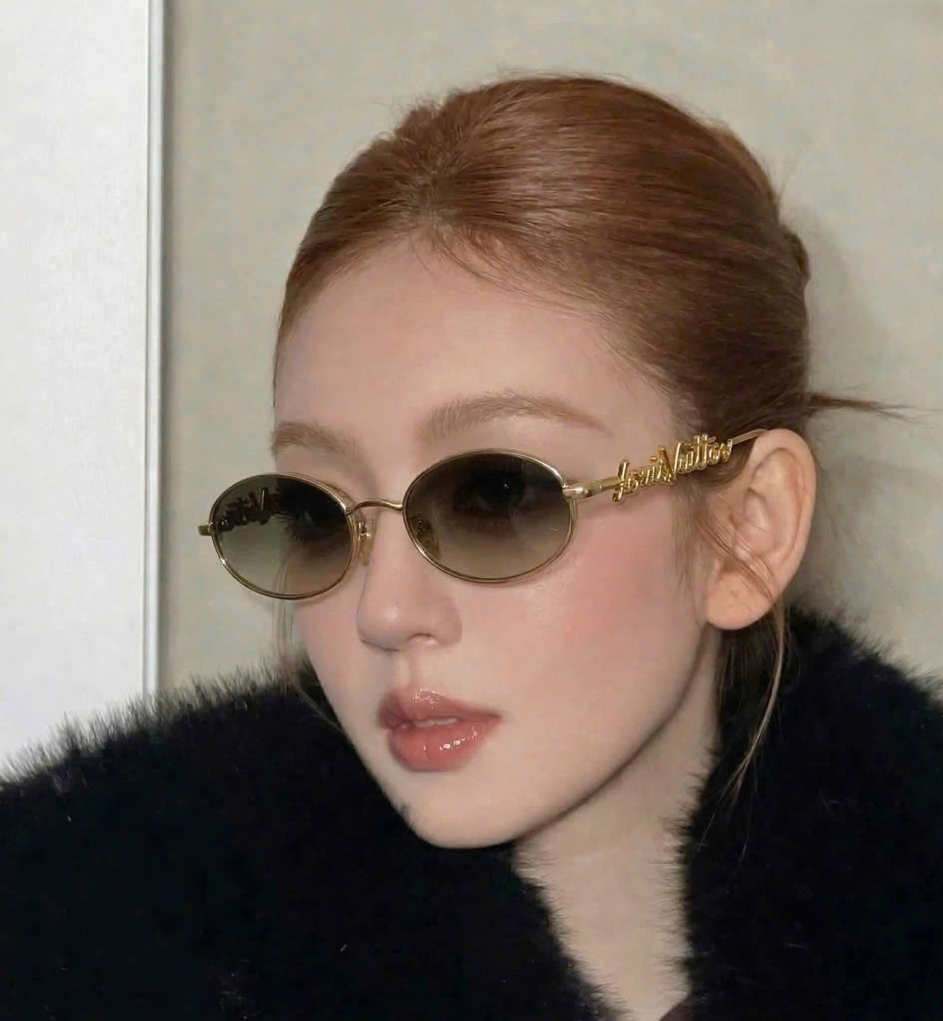 Kính mát Louis Vuitton Dáng Tròn LV Script Metal Round Sunglasses Gold 1