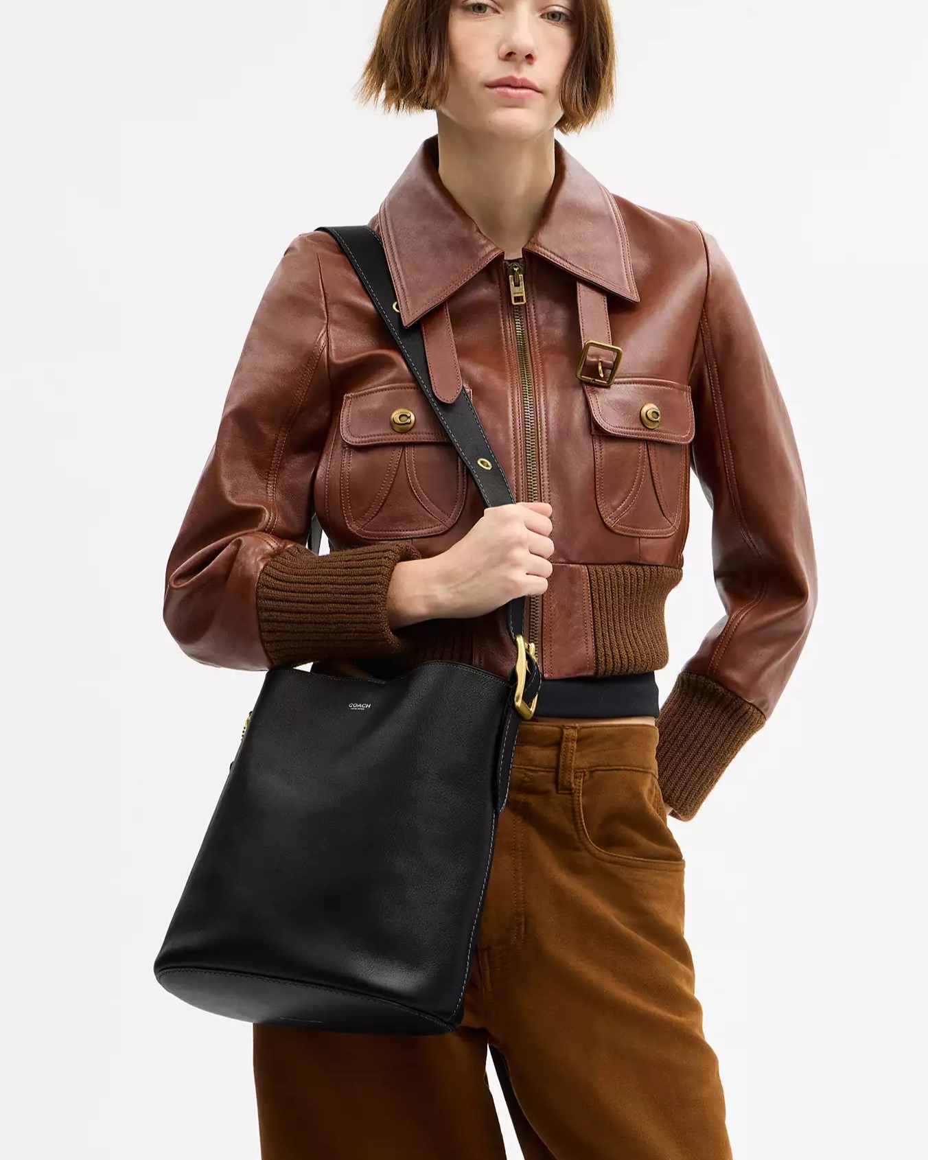 Túi đeo chéo nữ đen dáng đứng Coach Bleecker Bucket Bag Black CCC23 9