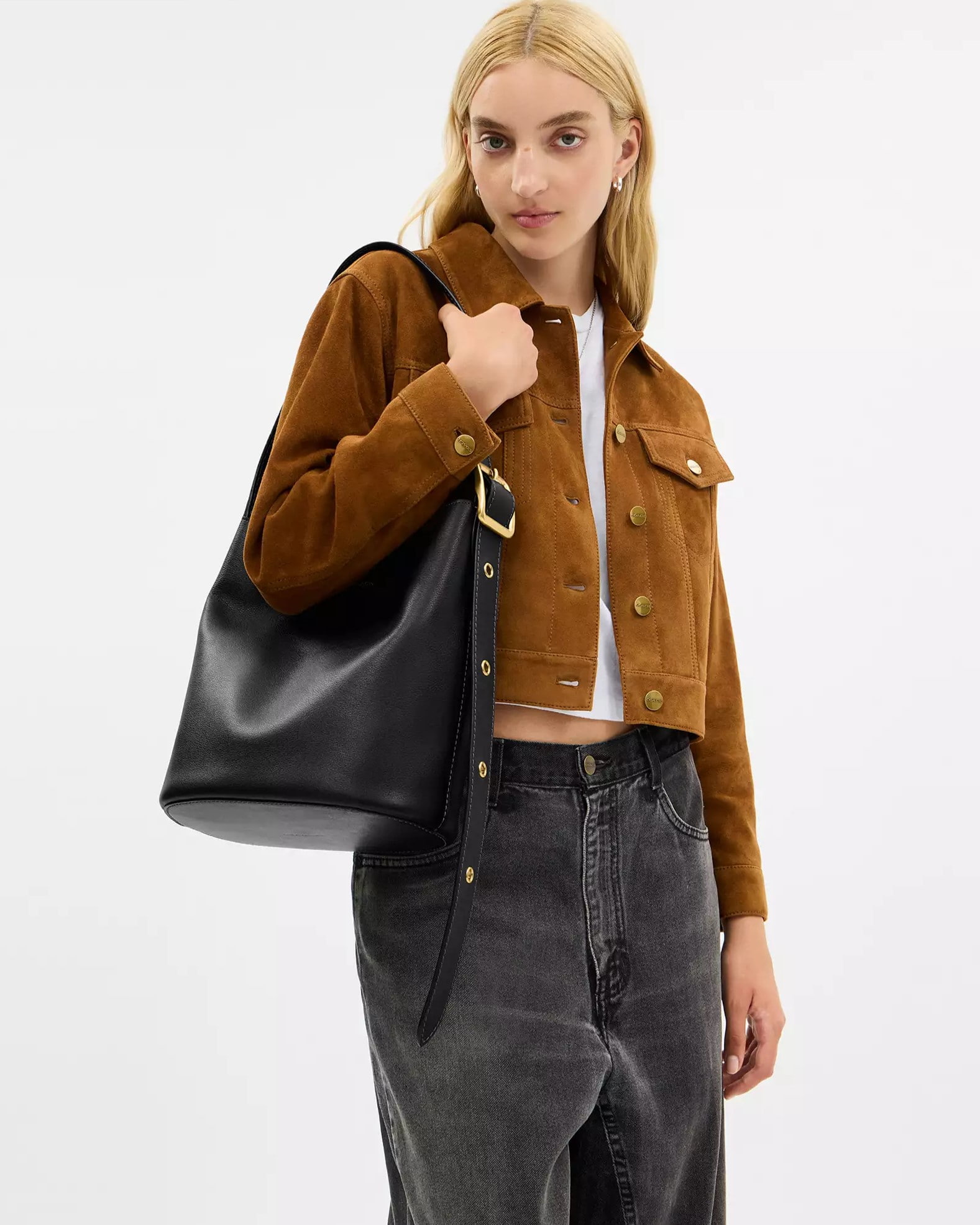 Túi đeo chéo nữ đen dáng đứng Coach Bleecker Bucket Bag Black CCC23 10