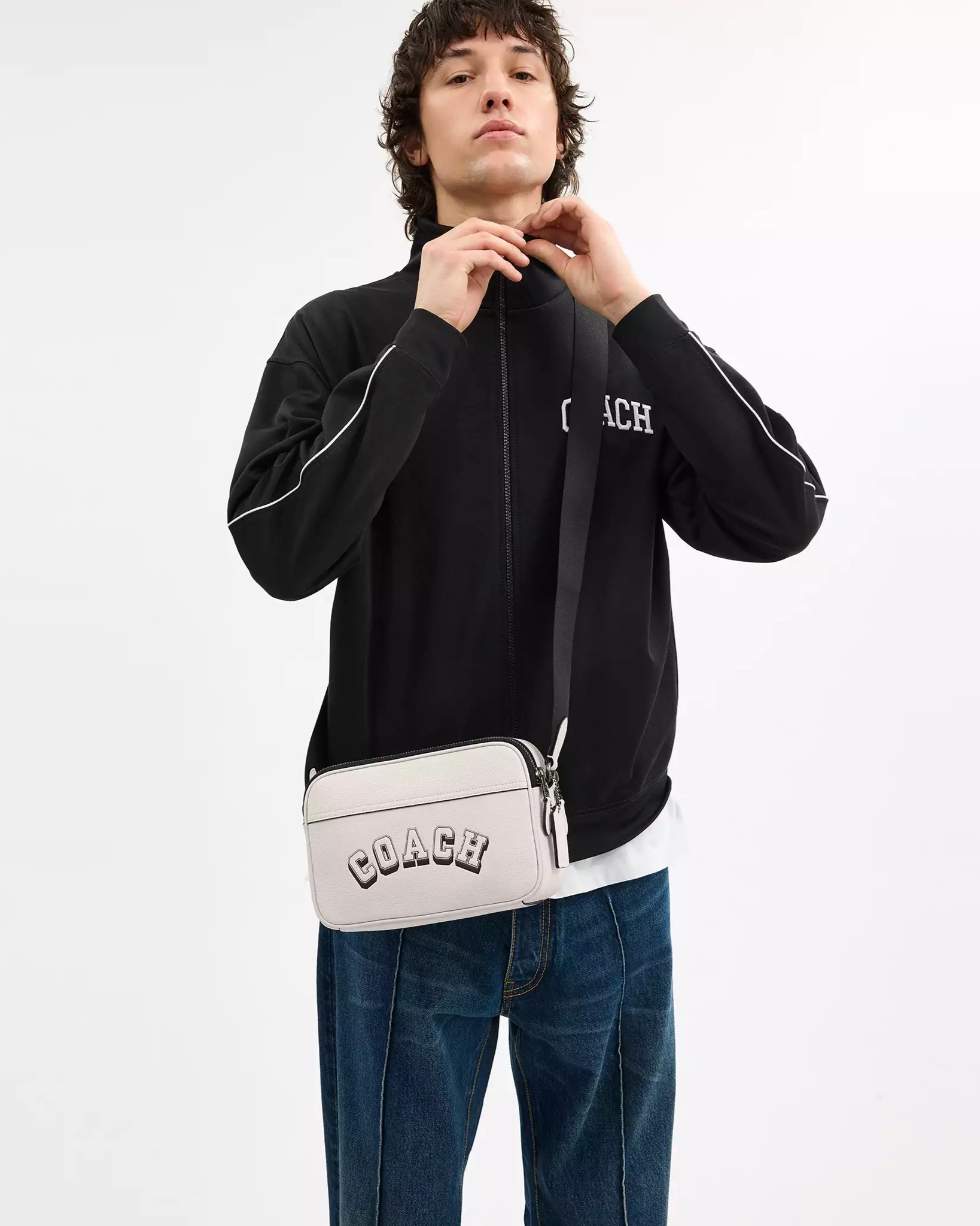 Túi đeo Coach Nam Graham Crossbody Bag Varsity Motif Chalk Black CAJ64 3