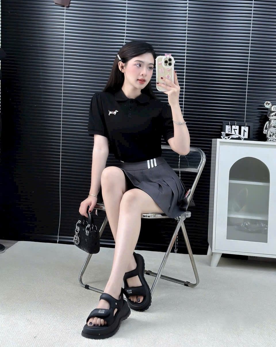 Áo thun nữ thời trang cổ bẻ Thom Browne 3
