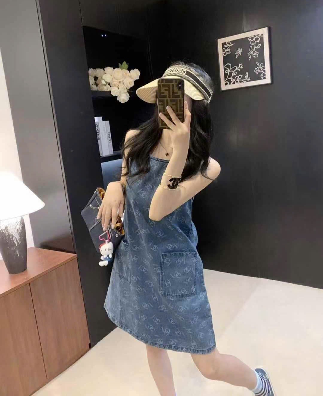 Đầm jean thời trang chanel sát nách xanh dương có túi 1