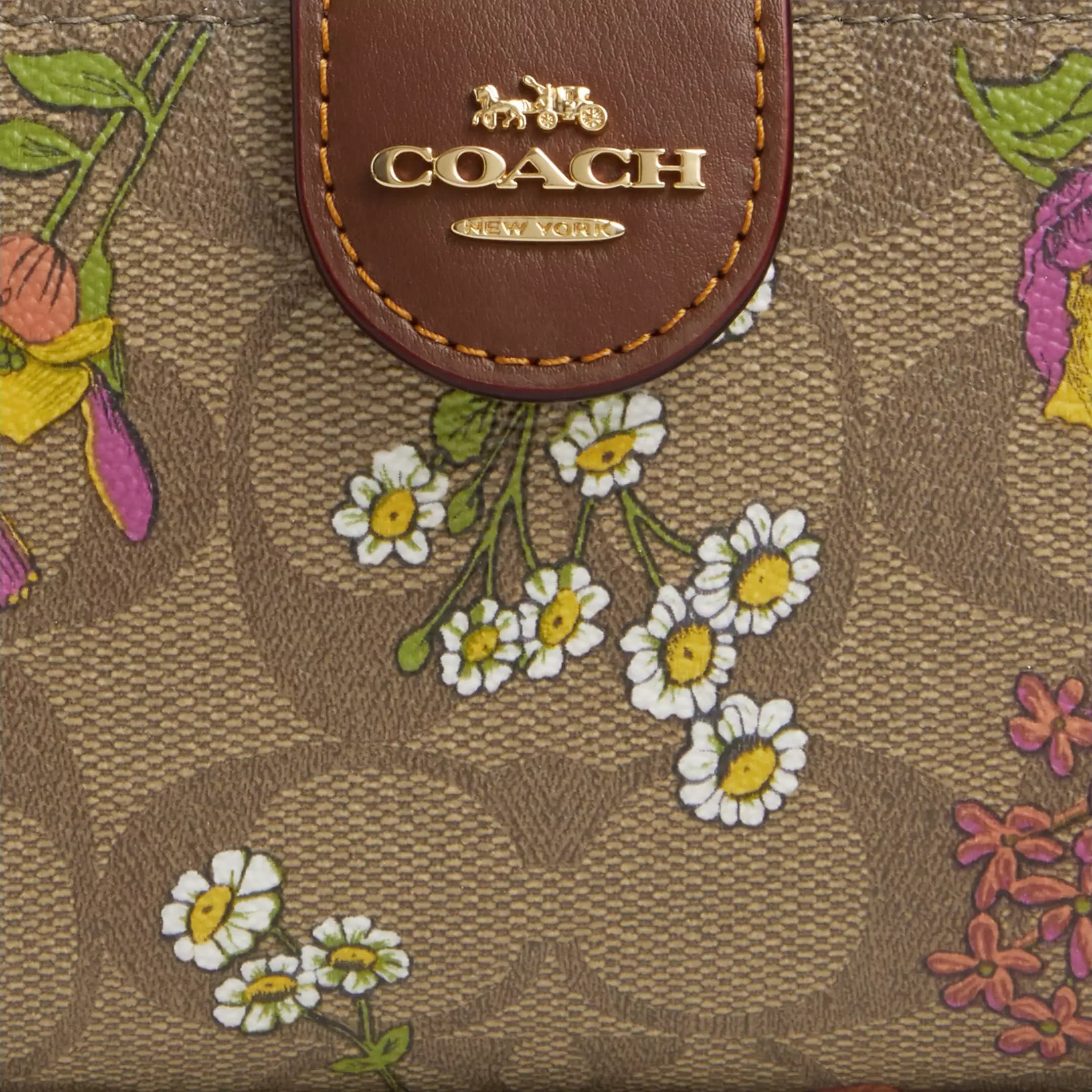 Ví cầm tay Coach in hoa Medium Corner Zip Wallet In Signature Canvas With Floral Print CR935 4