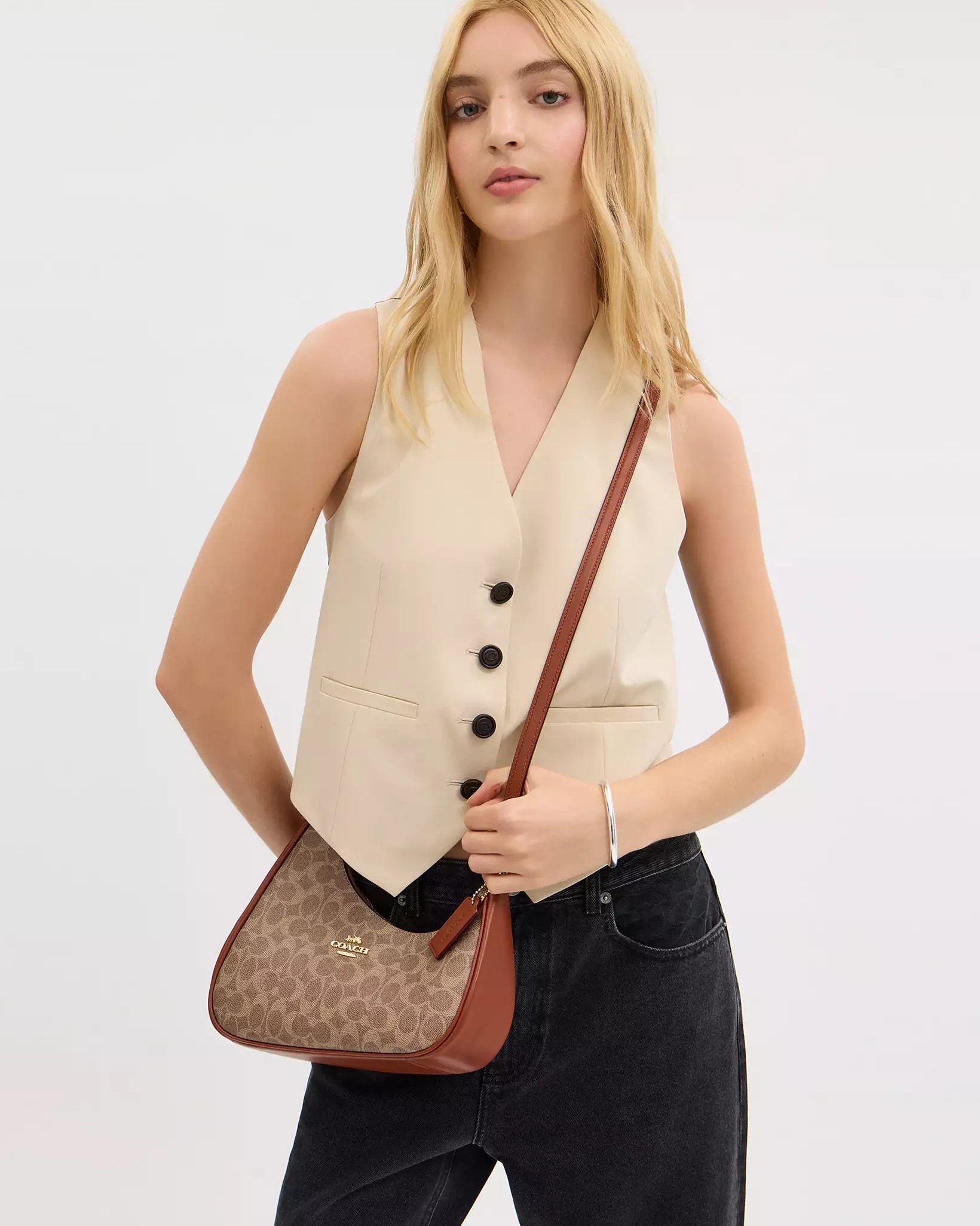 Túi kẹp nách Coach Twisted Teri Shoulder Bag In Signature Canvas Tan Caramel CBI02 6