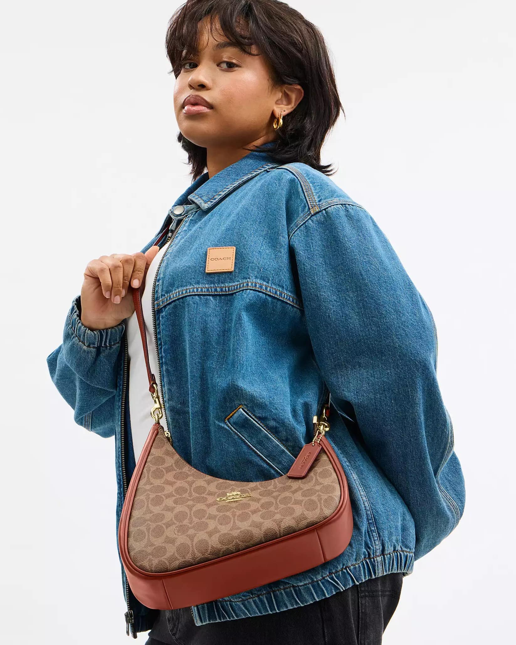 Túi kẹp nách Coach Twisted Teri Shoulder Bag In Signature Canvas Tan Caramel CBI02 5