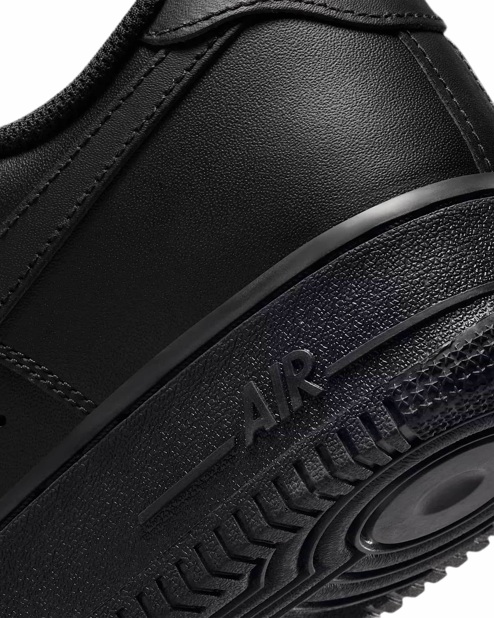 Giày sneakers đen Nike Air Force 1 07 Black CW2288-001 1