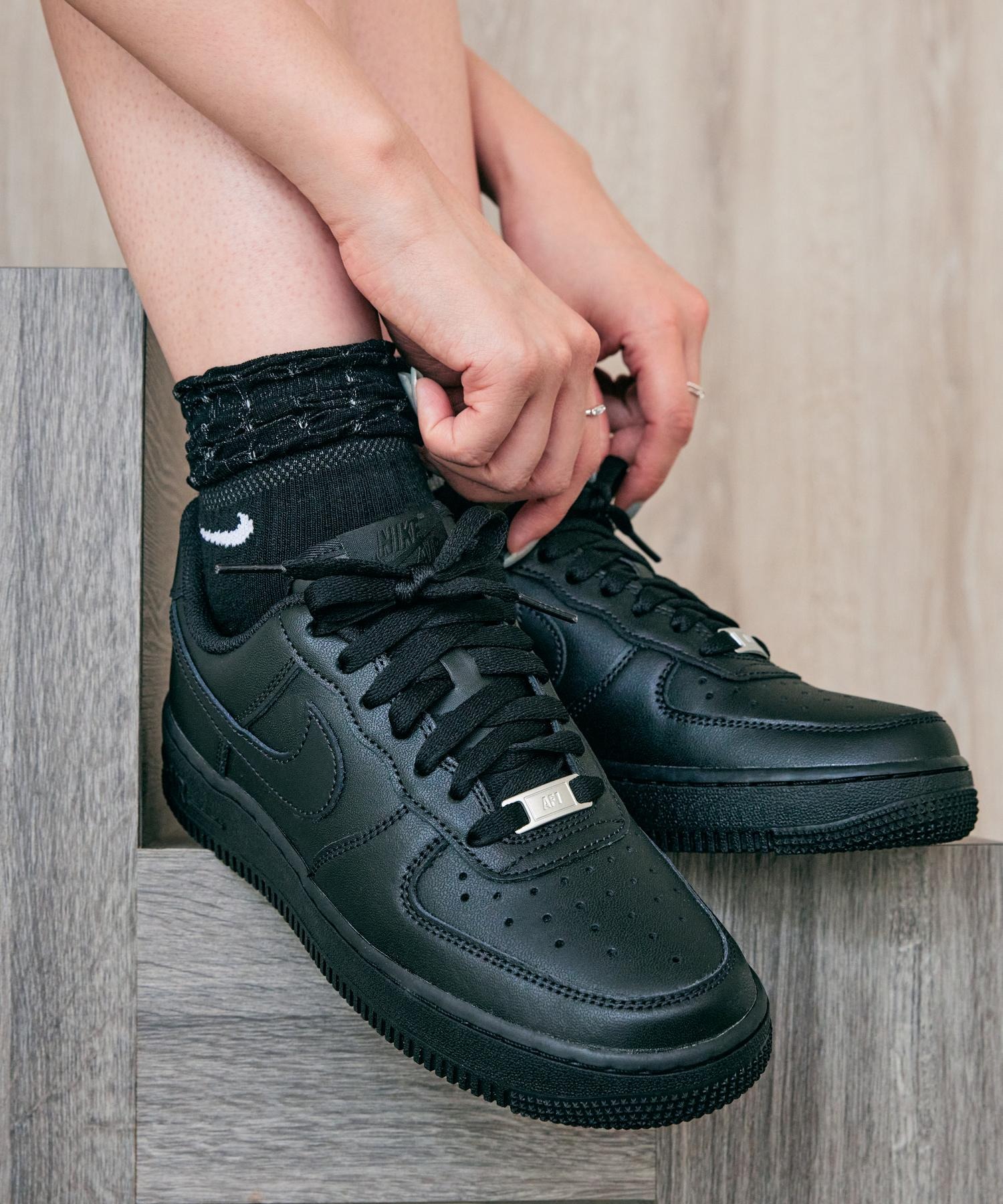 Giày sneakers đen Nike Air Force 1 07 Black CW2288-001 2