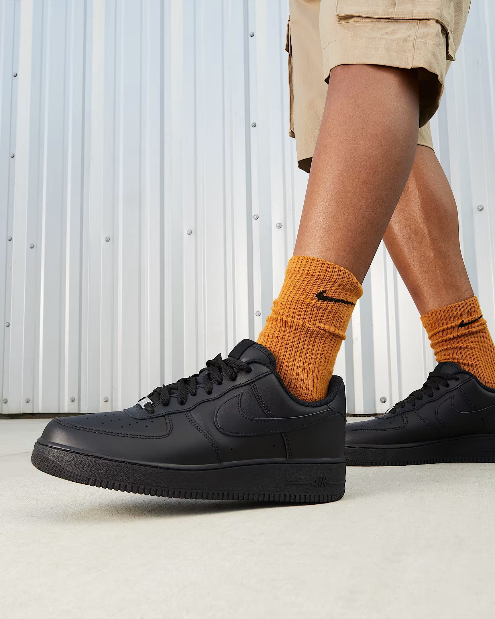 Giày sneakers đen Nike Air Force 1 07 Black CW2288-001 10