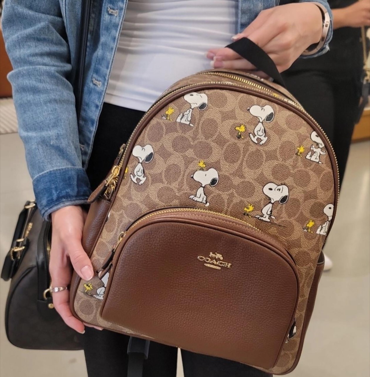 Ba lô Coach X Peanuts Court Backpack In Signature Canvas With Snoopy Print CBM25 4