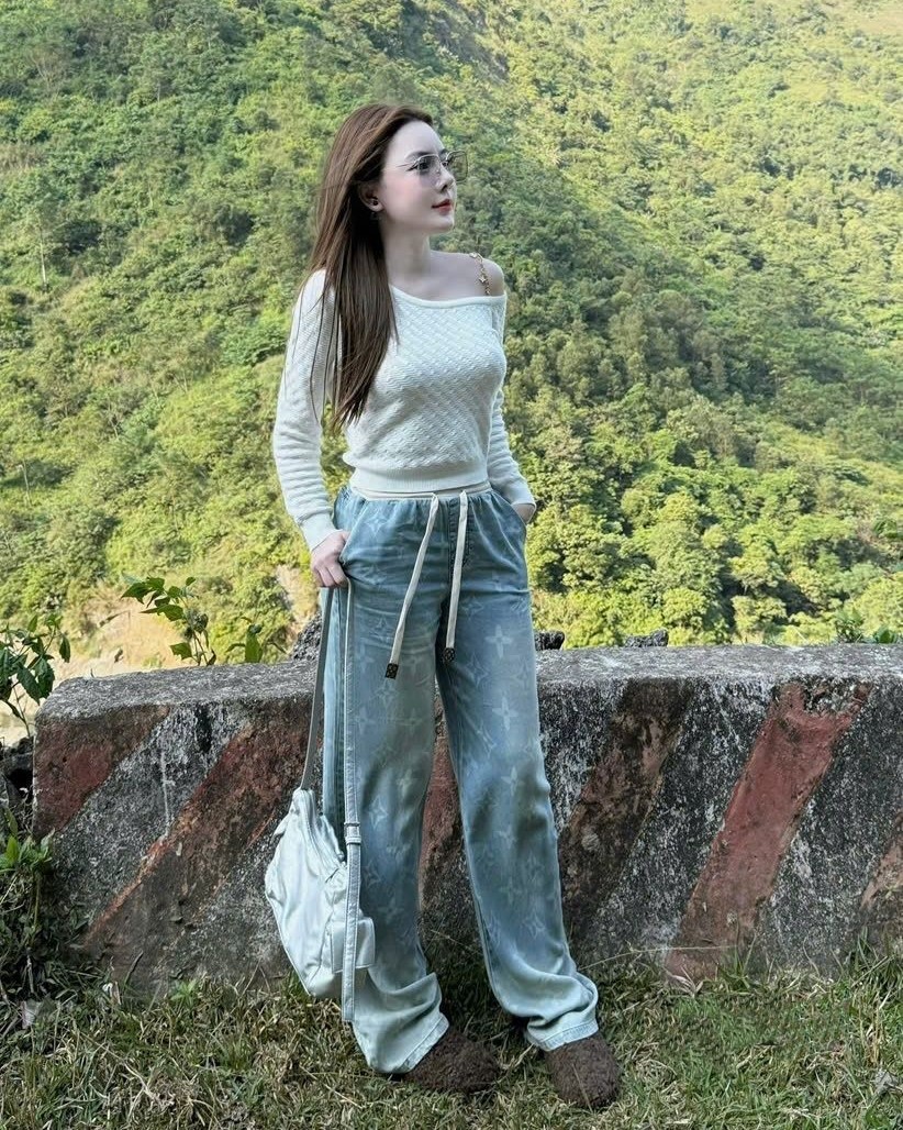 Áo LV trễ vai phối kim loại 13