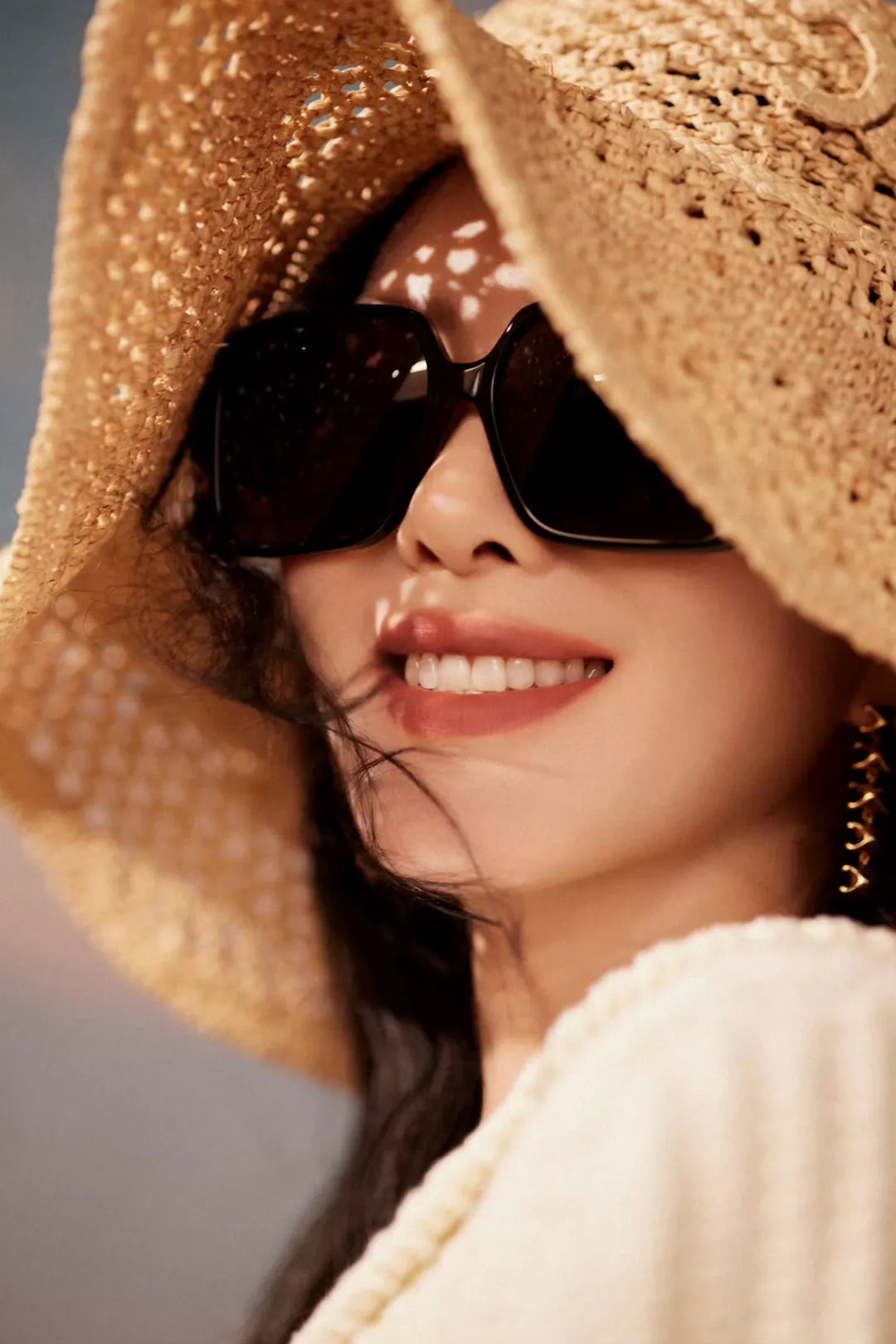 Kính mát Celine Triomphe 16 sunglasses in Acetate Black 2