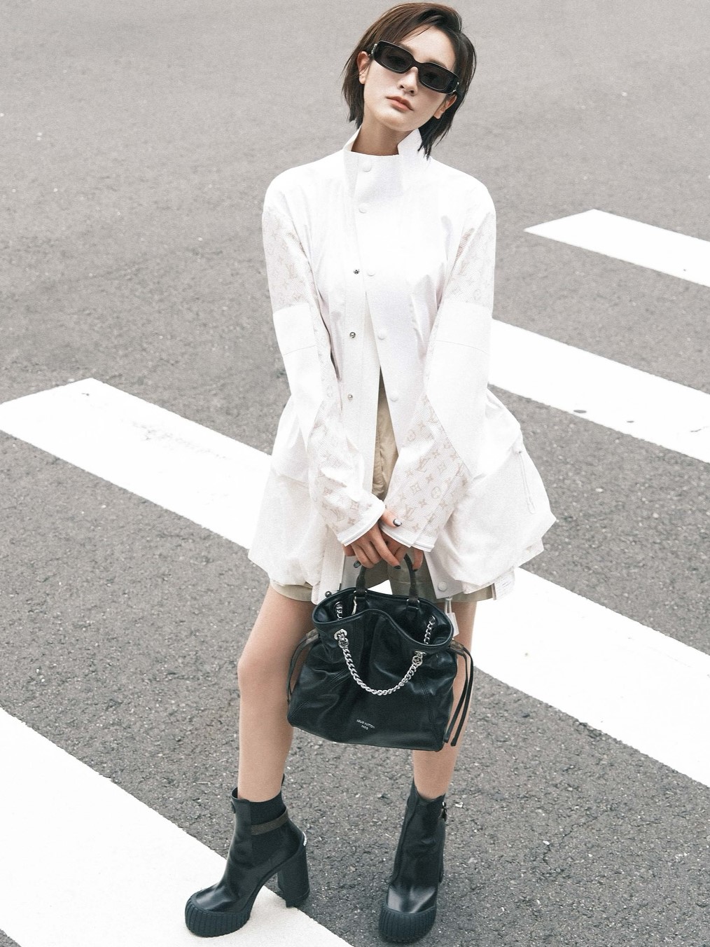 Balo Louis Vuitton Off Duty Vibe Black 8