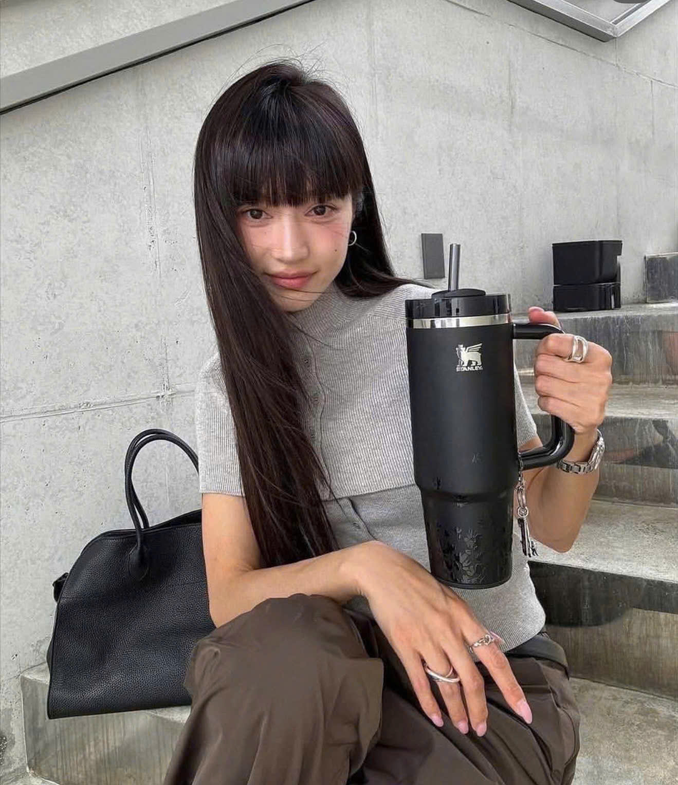 Ly giữ nhiệt limited Stanley x JENNIE Quencher H2.0 Luxe Tumbler Midnight Ruby 1