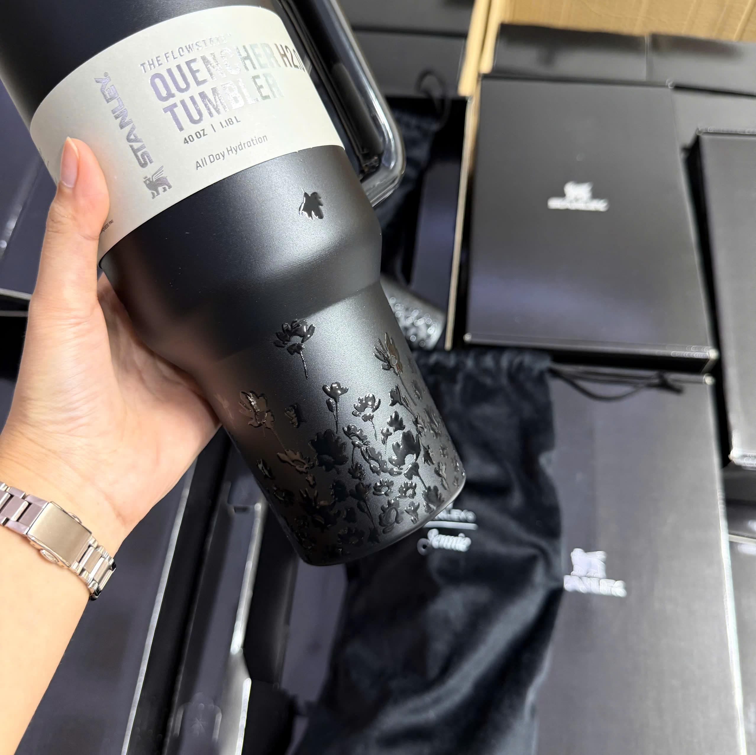 Ly giữ nhiệt limited Stanley x JENNIE Quencher H2.0 Luxe Tumbler Midnight Ruby 5