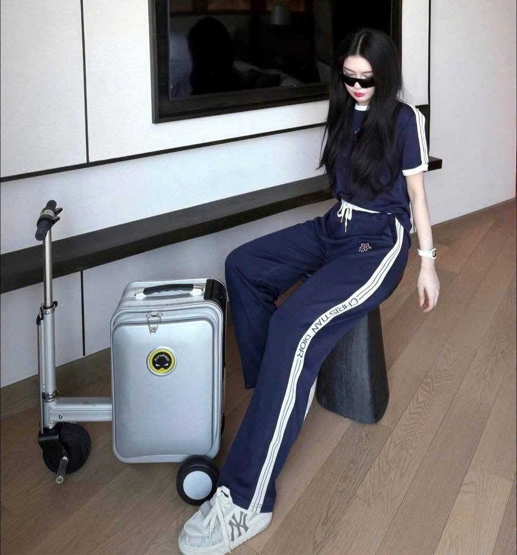 Combo bộ áo thun xanh dương đậm Dior 3