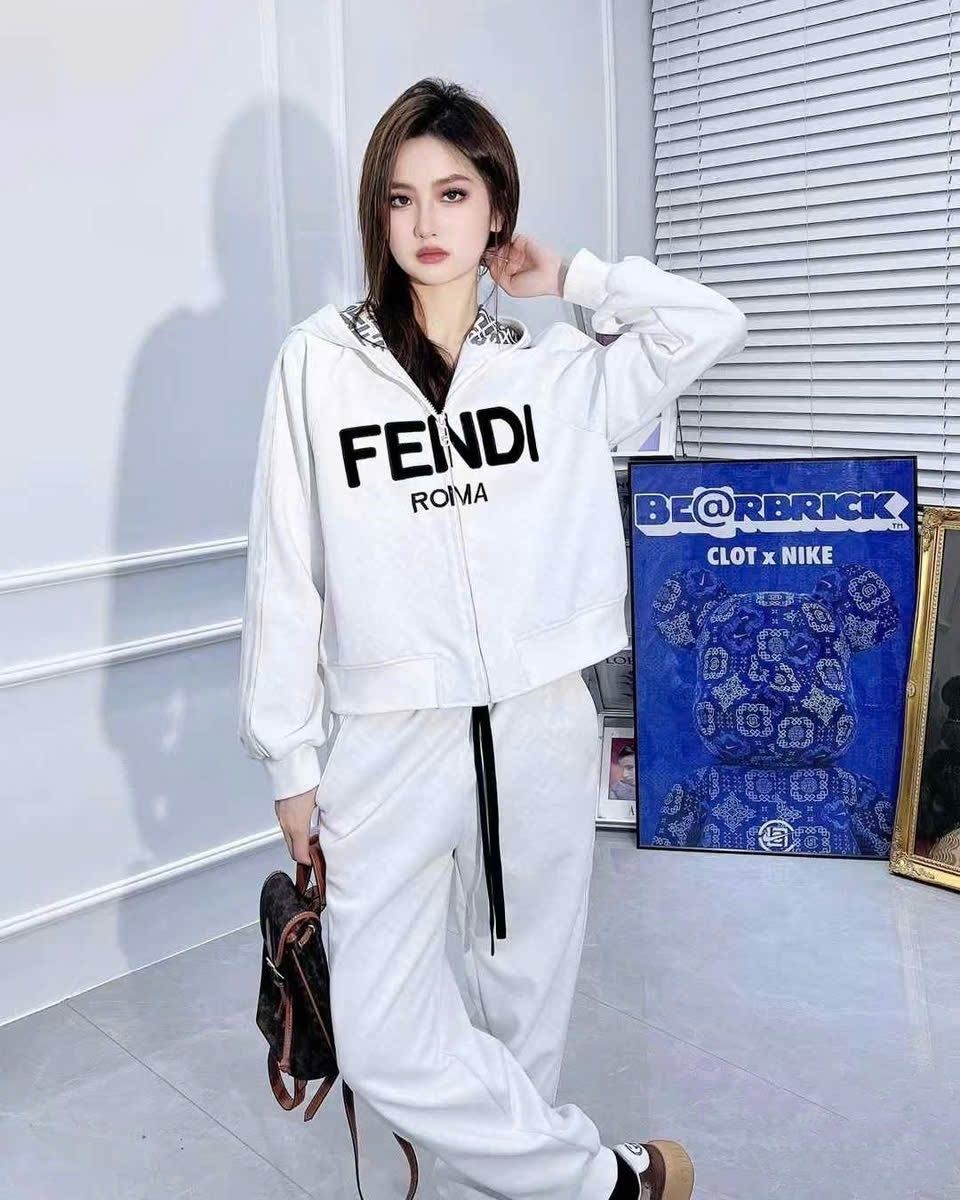 Combo bộ áo quần màu trắng Fendi 1