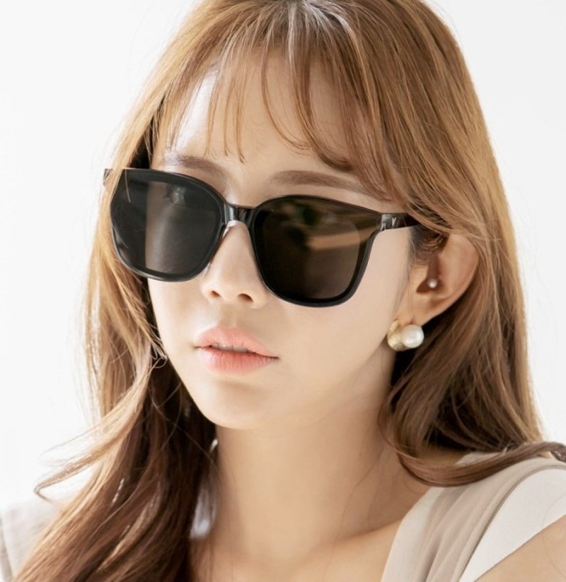 Mắt kính Gentle Monster Papas 01 Oversized Square Flatbar Frame 1
