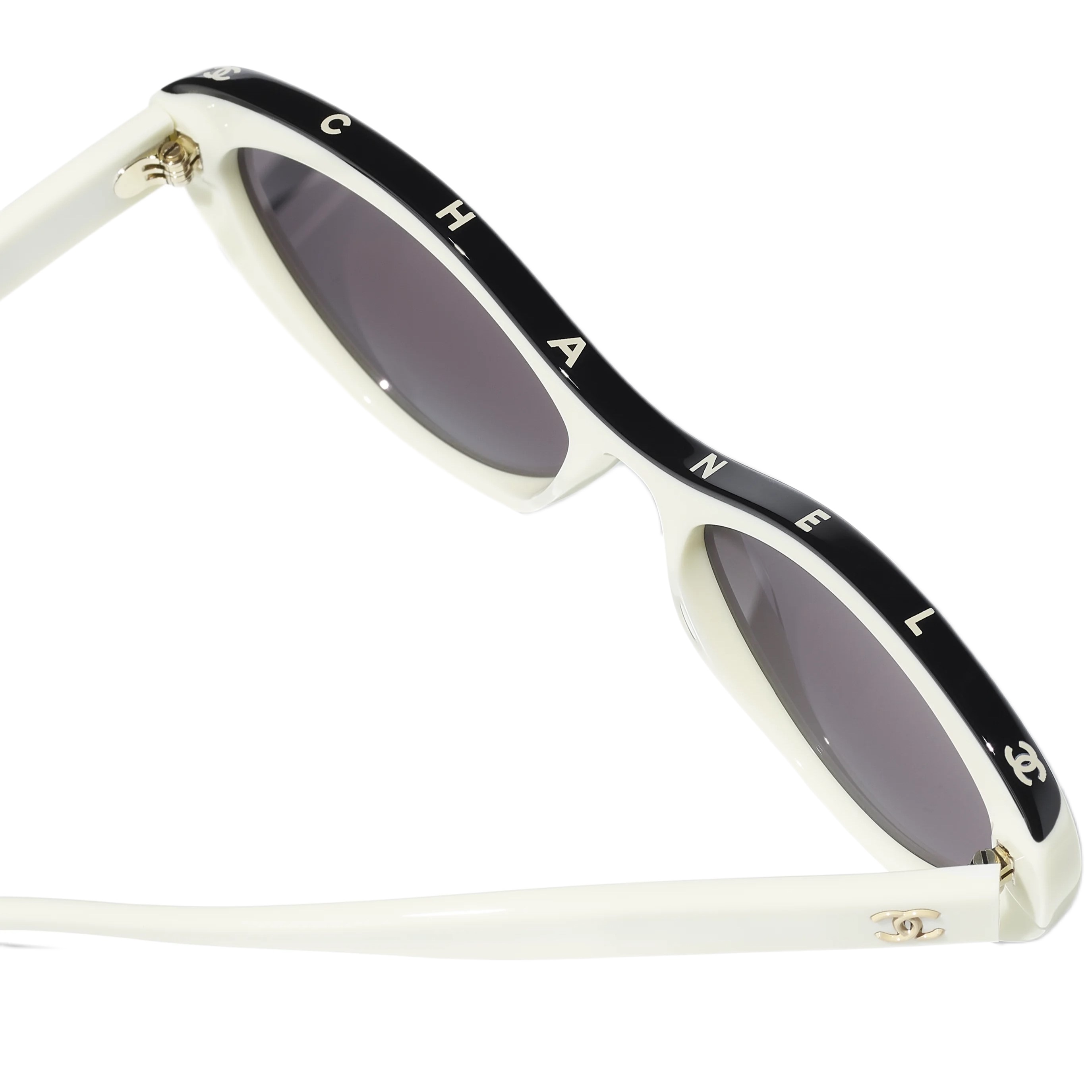 Kính mát Chanel Oval-framed Sunglasses Black and White 6
