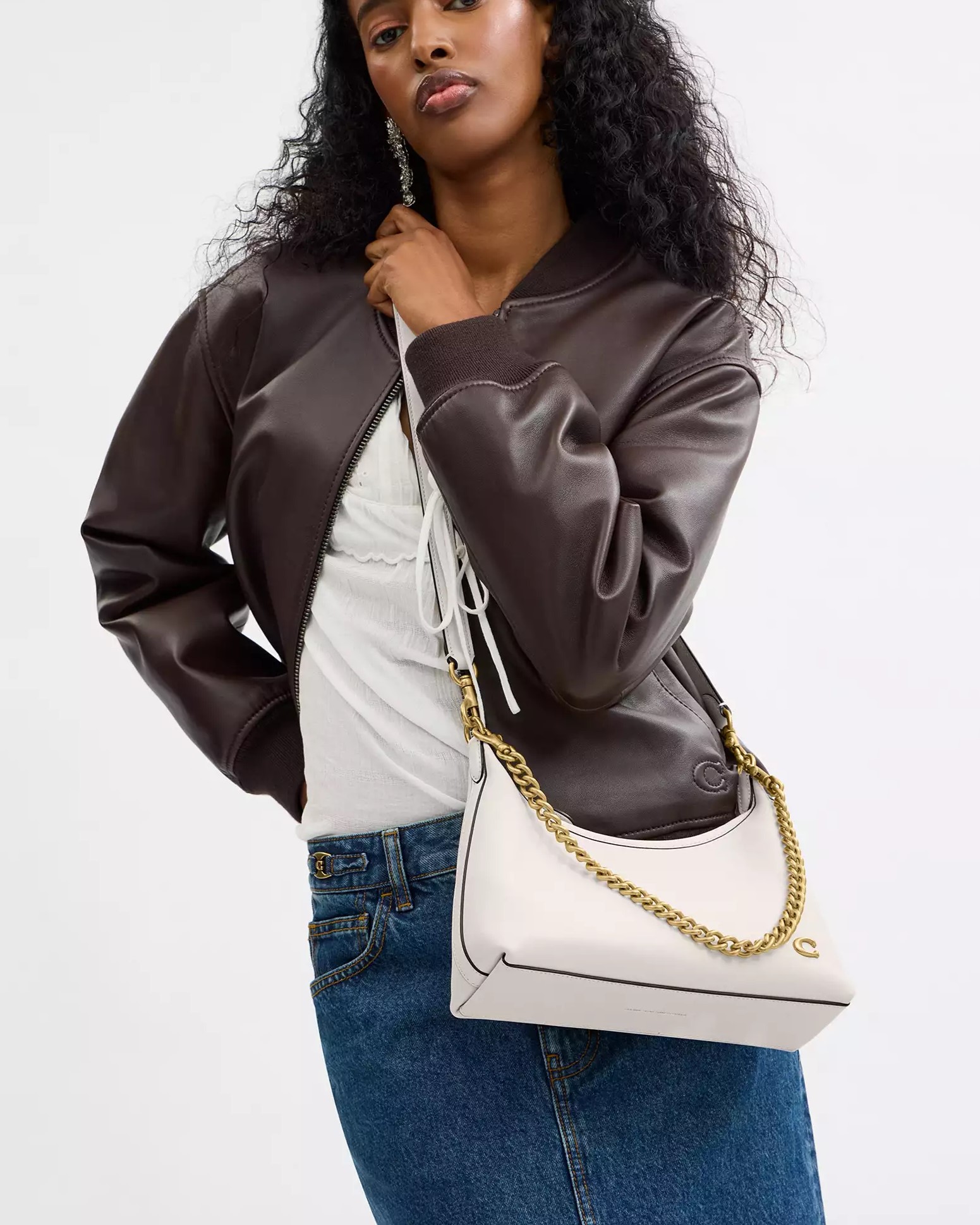 Túi kẹp nách nữ Coach Juliet Shoulder Bag 25 Smooth Leather Chalk CW640 7