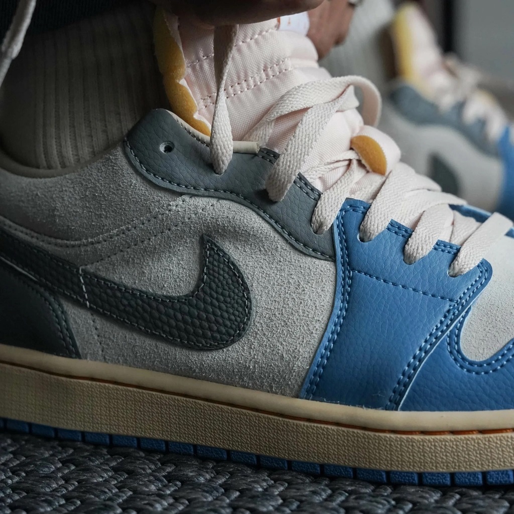 Giày thể thao Nike Air Jordan 1 Low Tokyo 96 DZ5376-469 7
