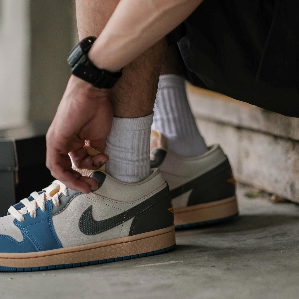 Giày thể thao Nike Air Jordan 1 Low Tokyo 96 DZ5376-469 17