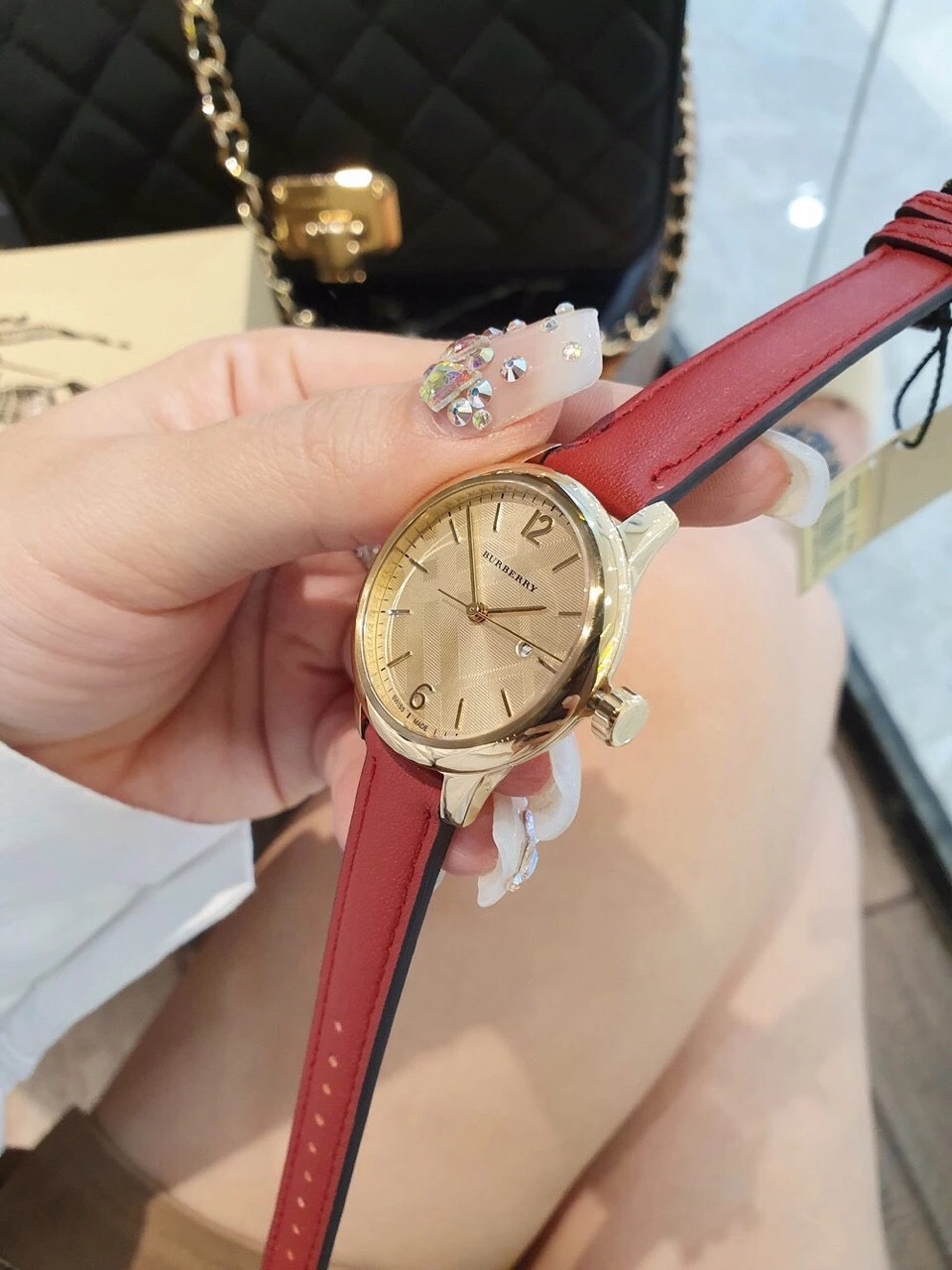 ĐỒNG HỒ NỮ DÂY DA BURBERRY THE CLASSIC ROUND RED LEATHER STRAP LADIES WATCH BU10102 5