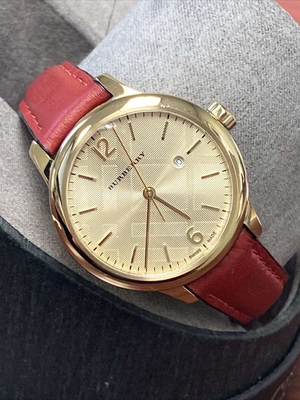 ĐỒNG HỒ NỮ DÂY DA BURBERRY THE CLASSIC ROUND RED LEATHER STRAP LADIES WATCH BU10102 7