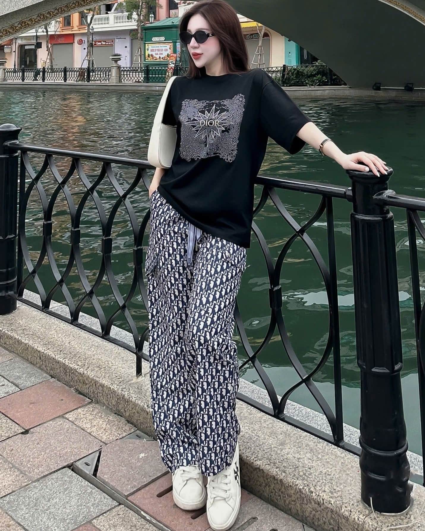 Combo áo thun nữ quần dài in họa tiết thời trang Dior 1