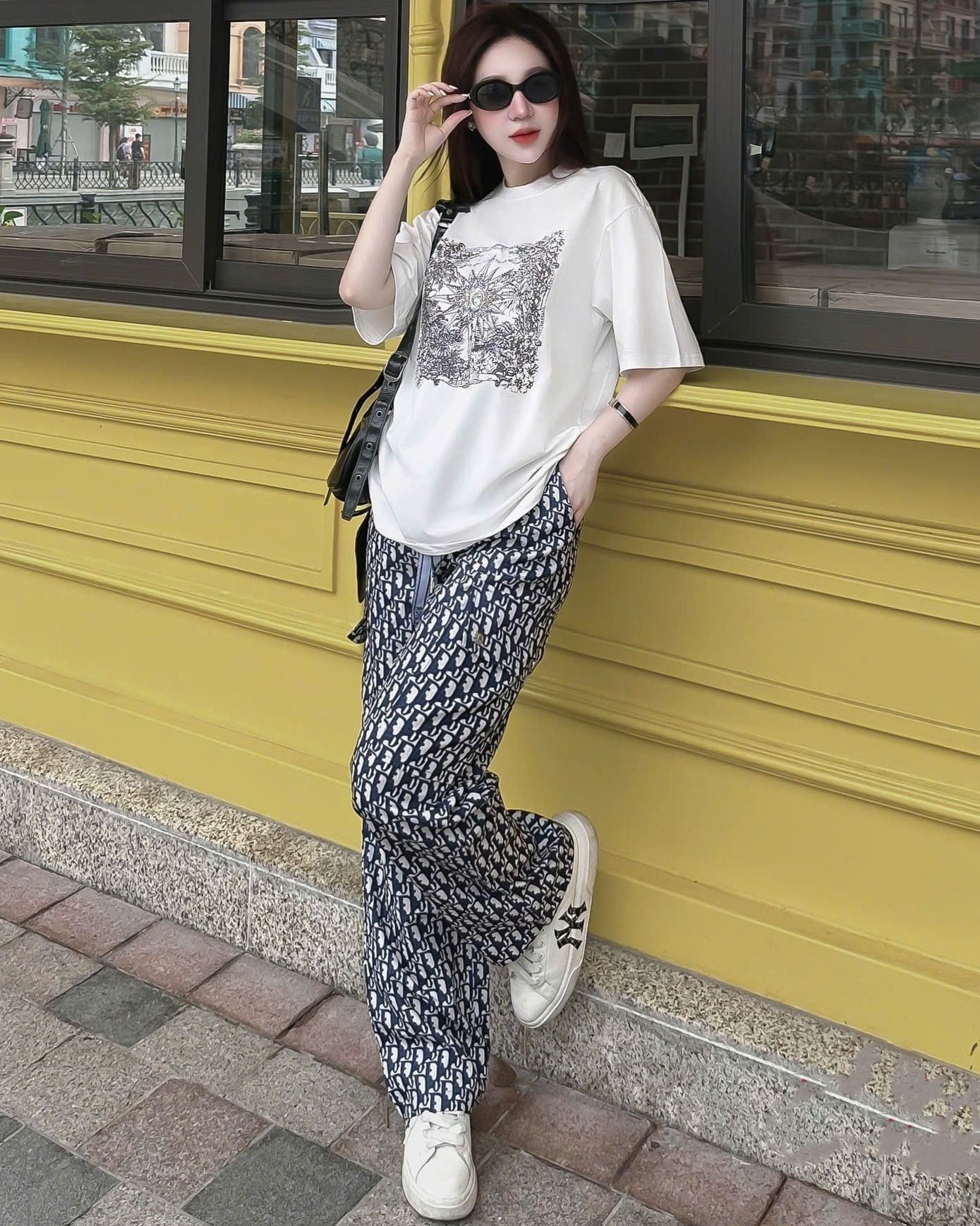 Combo áo thun nữ quần dài in họa tiết thời trang Dior 8