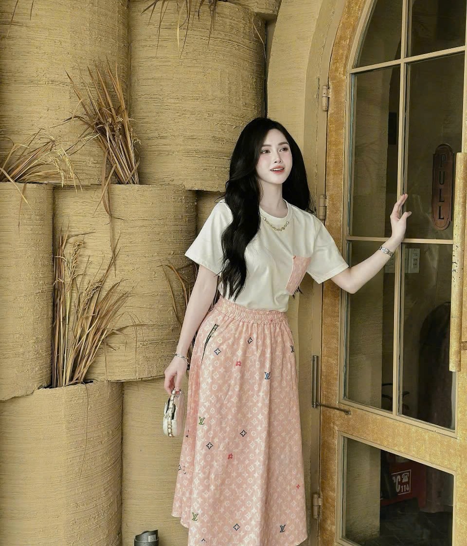 Combo áo thun váy dài nhiều màu Louis Vuitton 3