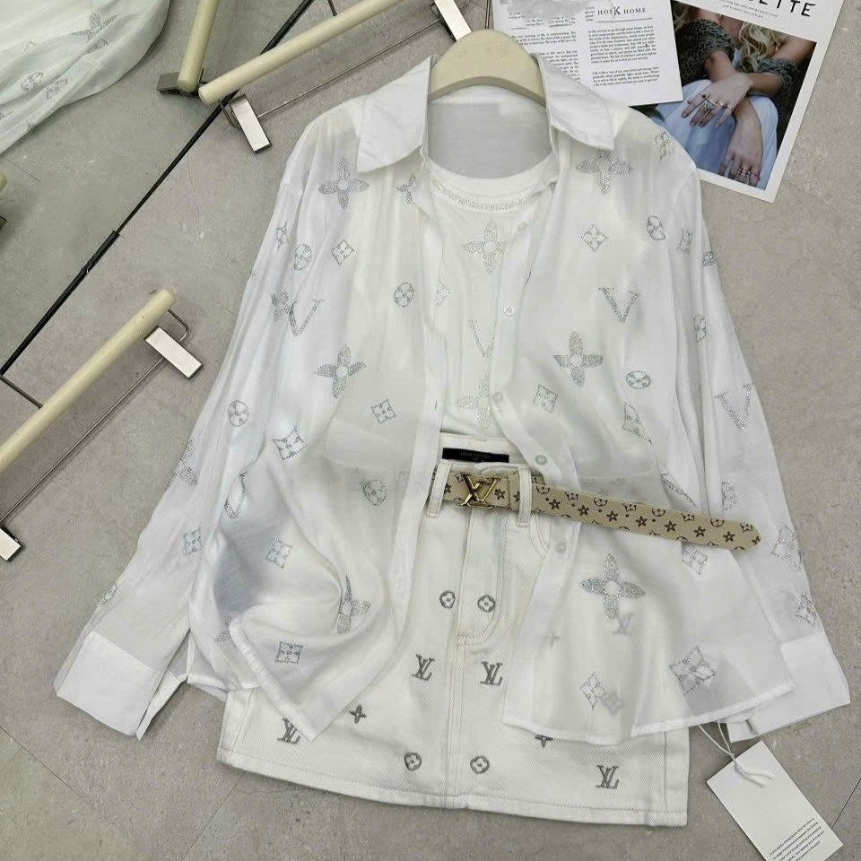 Combo áo sơ mi tơ lụa váy jean kèm dây nịt Louis Vuitton 2