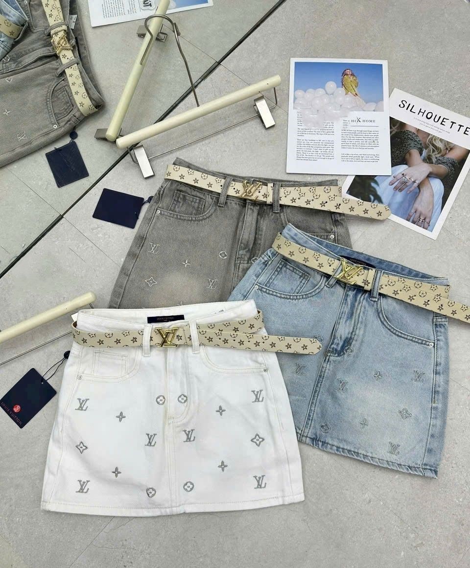 Combo áo sơ mi tơ lụa váy jean kèm dây nịt Louis Vuitton 9