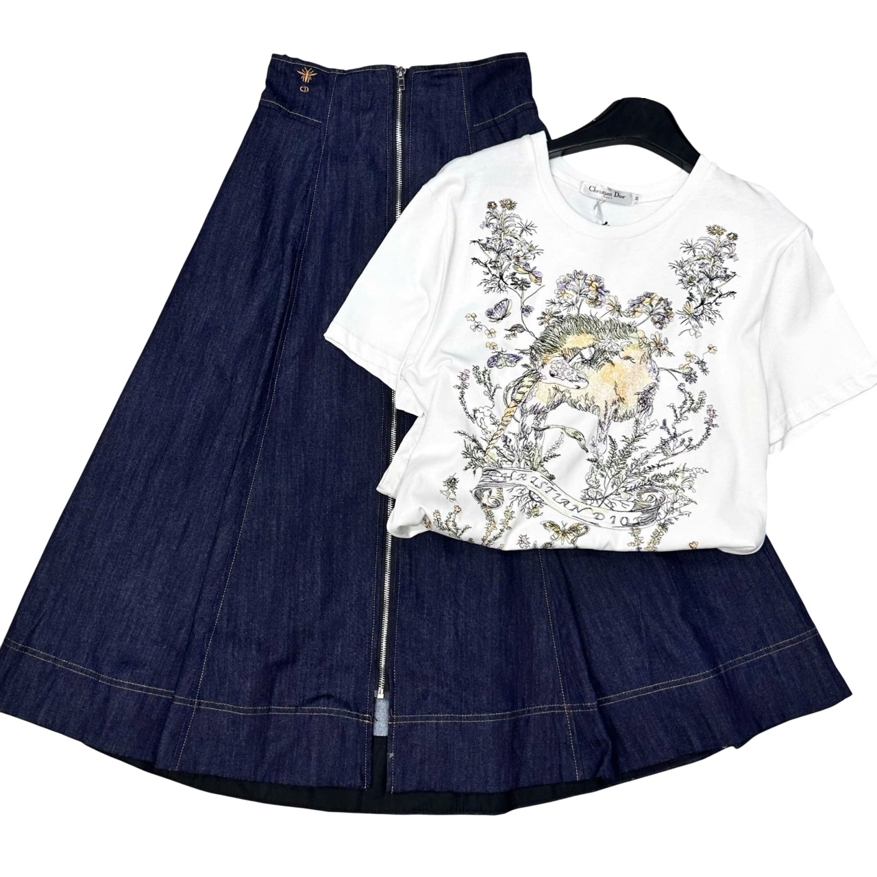 Combo áo thun họa tiết váy dài jean Dior 1