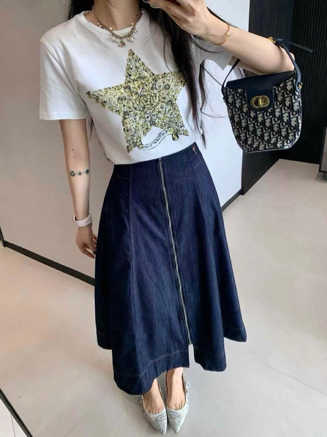 Combo áo thun họa tiết váy dài jean Dior 4