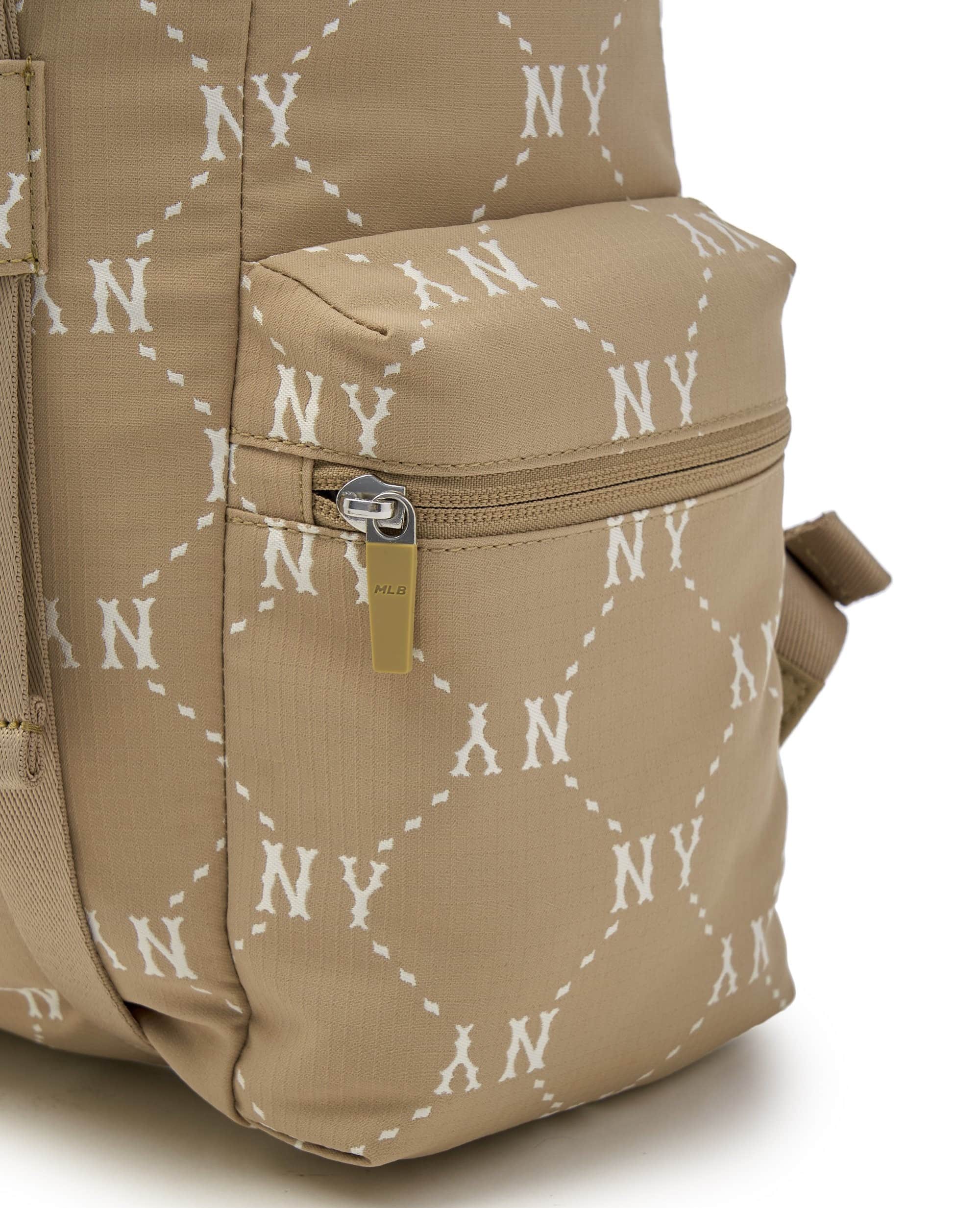 Ba lô MLB Diamond Monogram Sportive Backpack New York Yankees Beige 3ABKM035N-50BGD 2