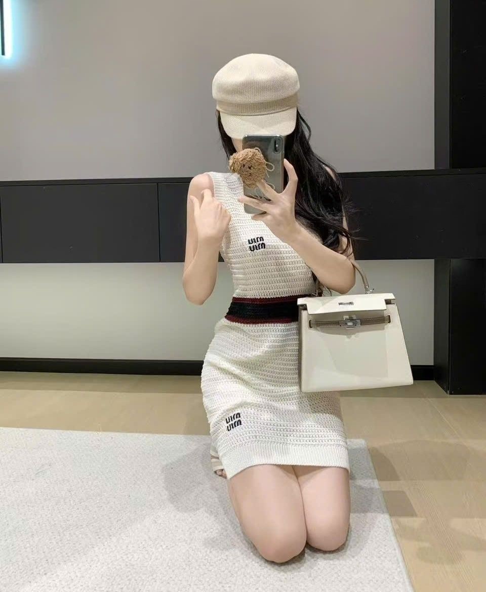 Đầm thun thời trang dáng ôm sát nách trắng Miu Miu 2