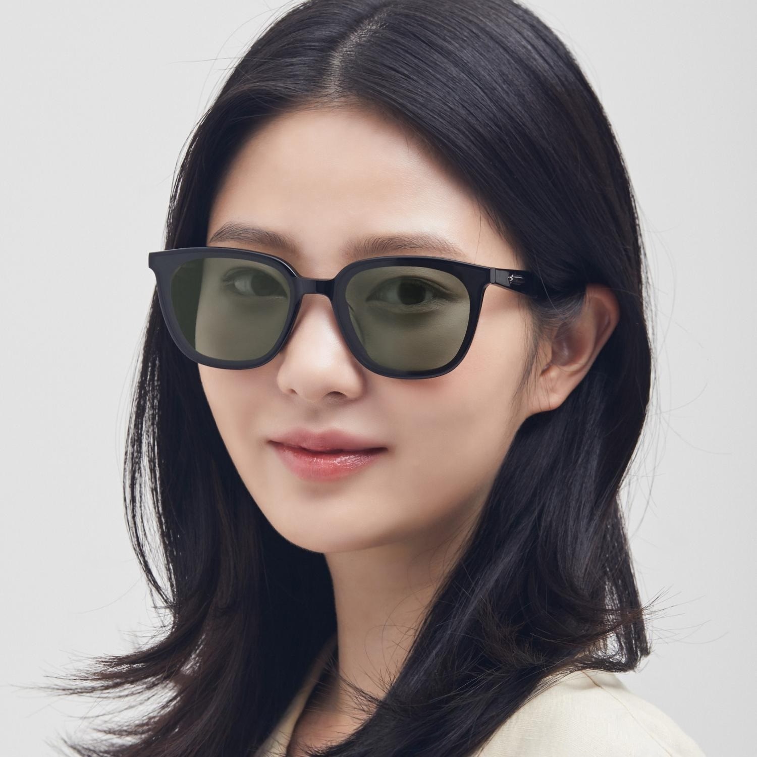 Kính râm Gentle Monster Lilit 01(K) Green Tinted Lenses