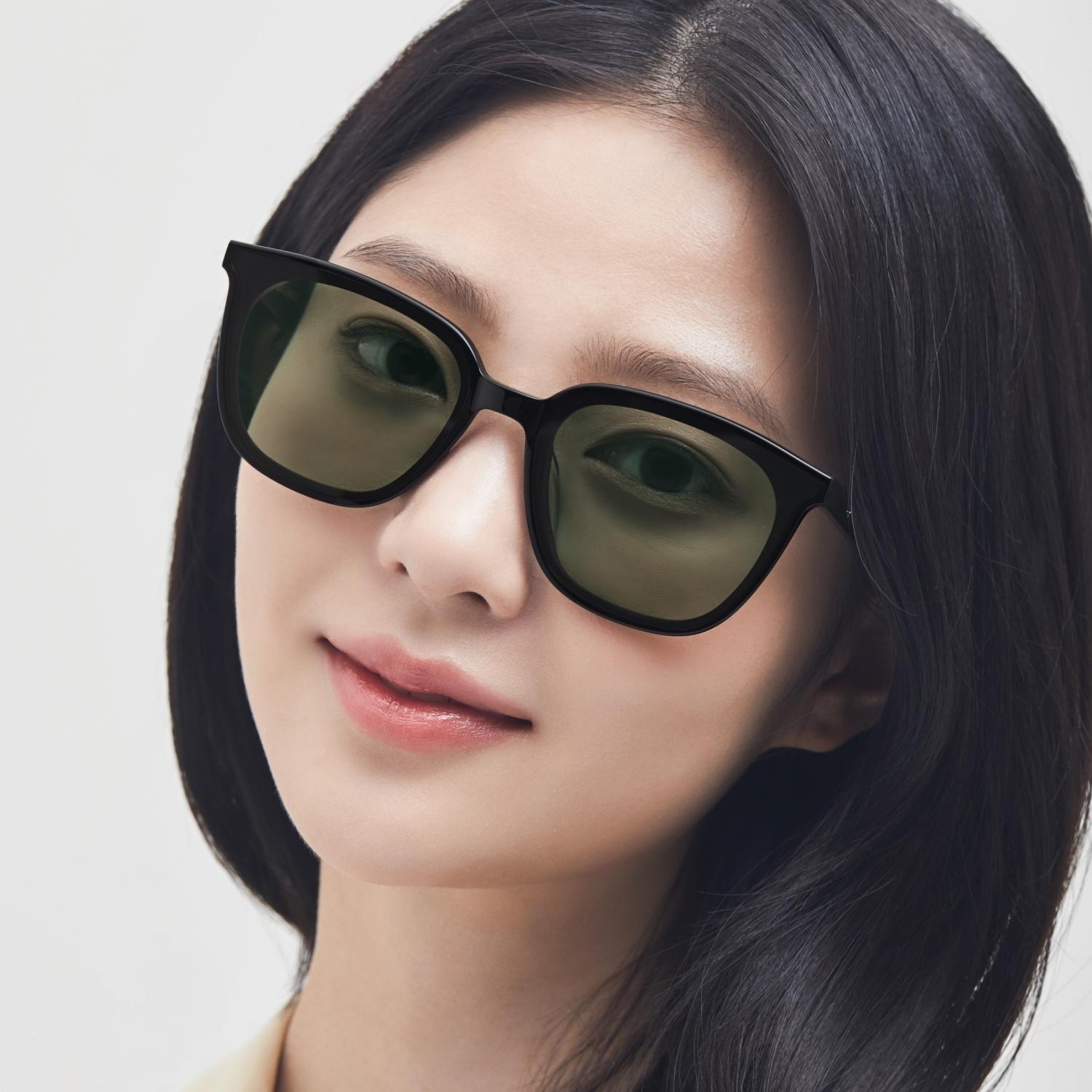 Kính râm Gentle Monster Lilit 01(K) Green Tinted Lenses