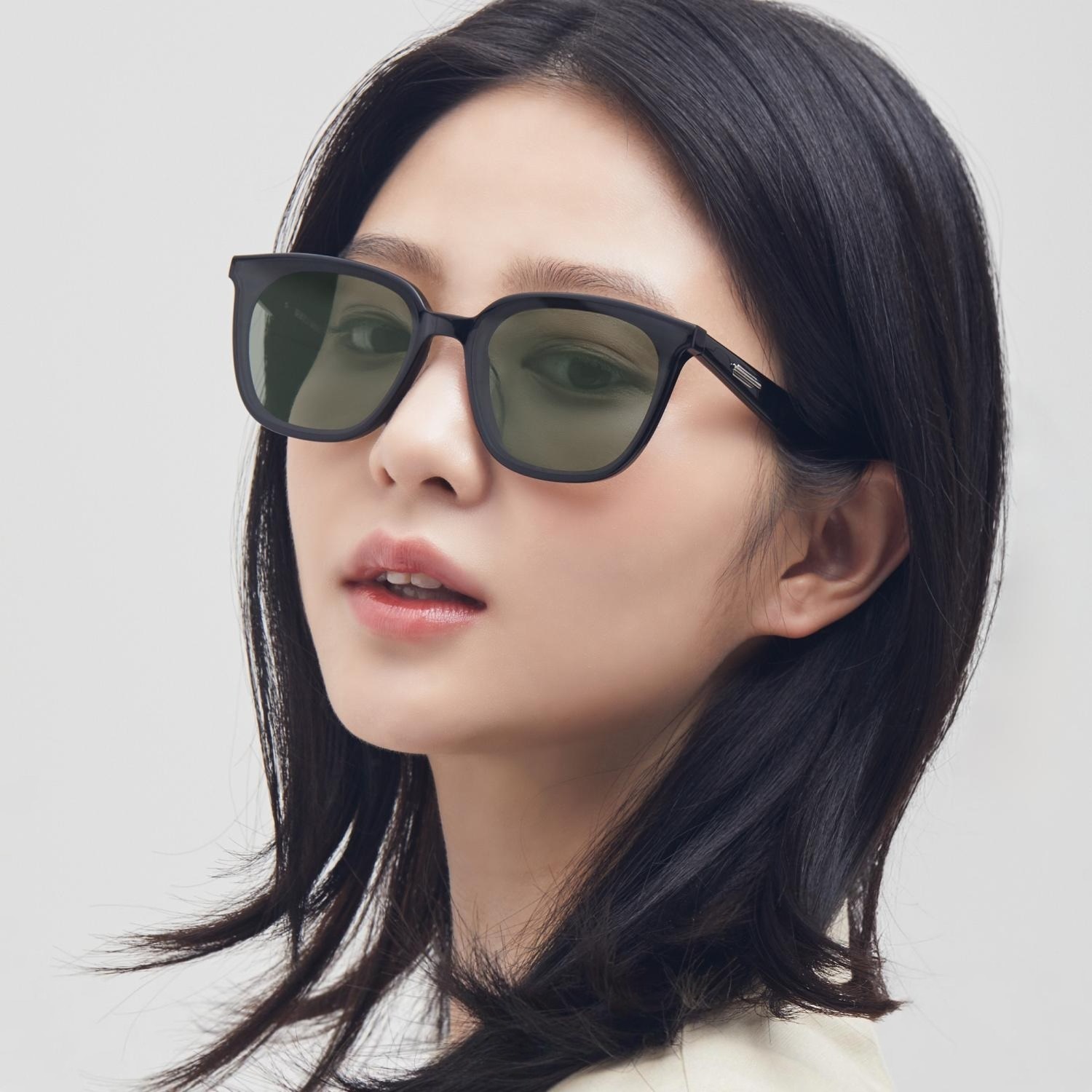 Kính mát Gentle Monster Lilit 01(K) Green Tinted Lenses Square Acetate Flatbar Frame 17