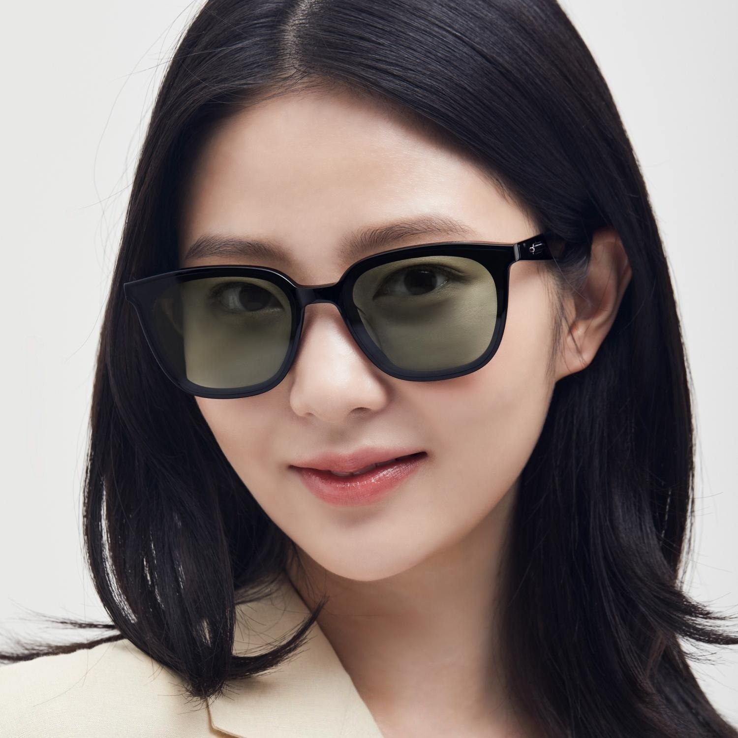 Kính mát Gentle Monster Lilit 01(K) Green Tinted Lenses Square Acetate Flatbar Frame 18