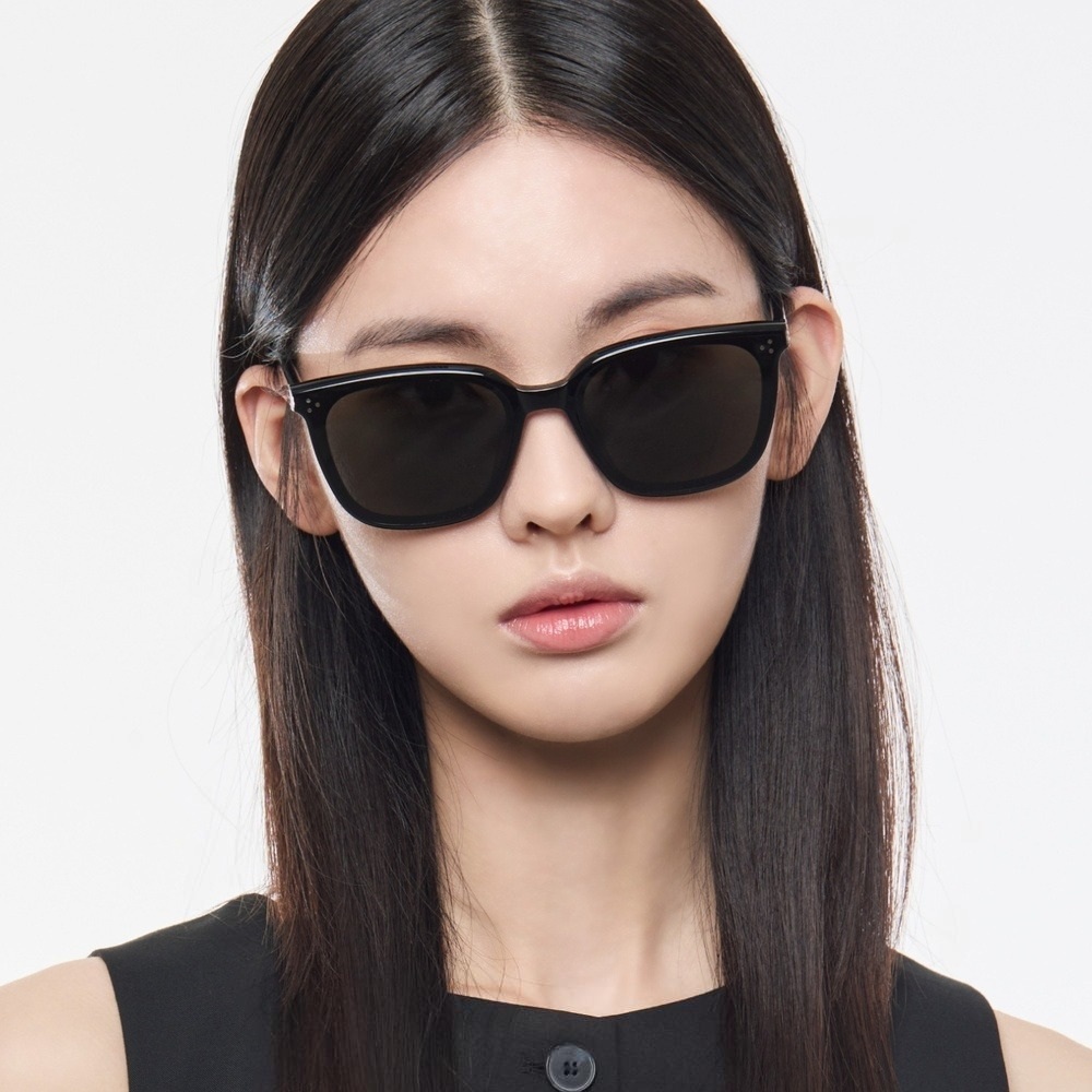 Kính GM Gentle Monster By Row 01 Black Lenses Black Acetate Frame 21