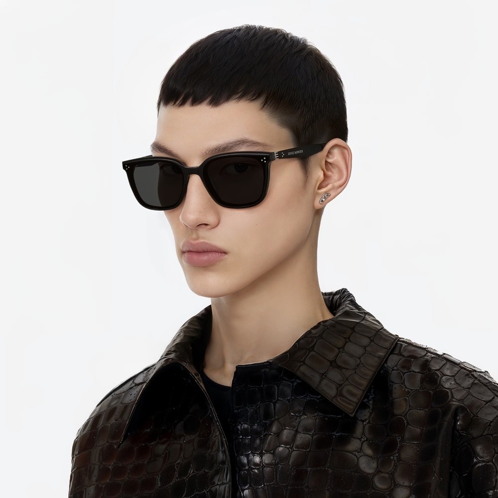 Kính GM Gentle Monster By Row 01 Black Lenses Black Acetate Frame 22