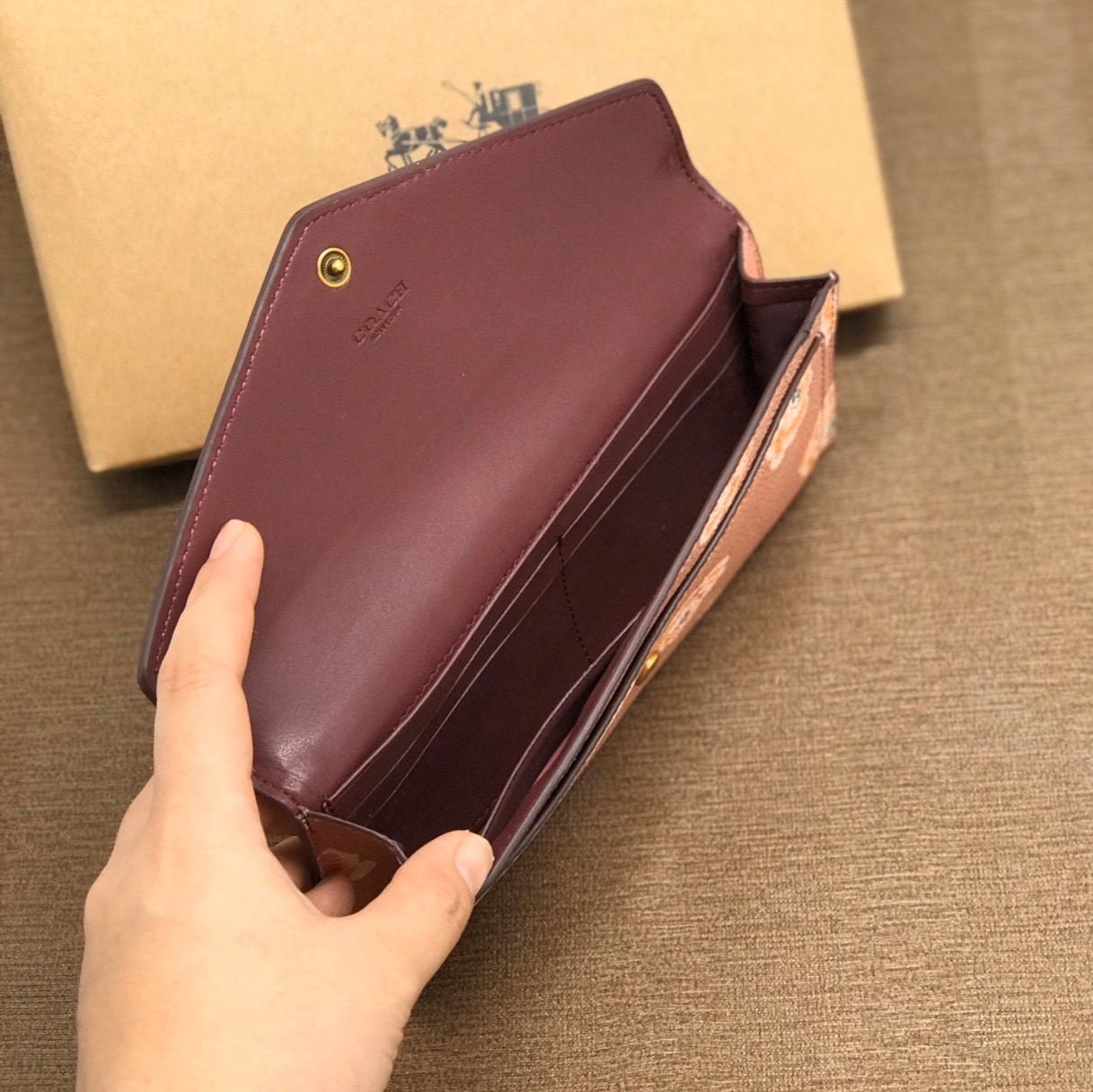 VÍ NỮ DÀI COACH TRÁI TIM CAO CẤP | COACH NEW YORK WALLET 1