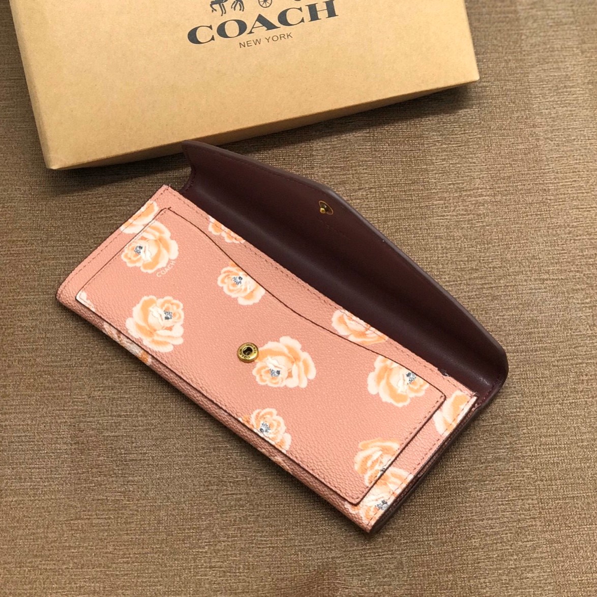 VÍ NỮ DÀI COACH TRÁI TIM CAO CẤP | COACH NEW YORK WALLET 6