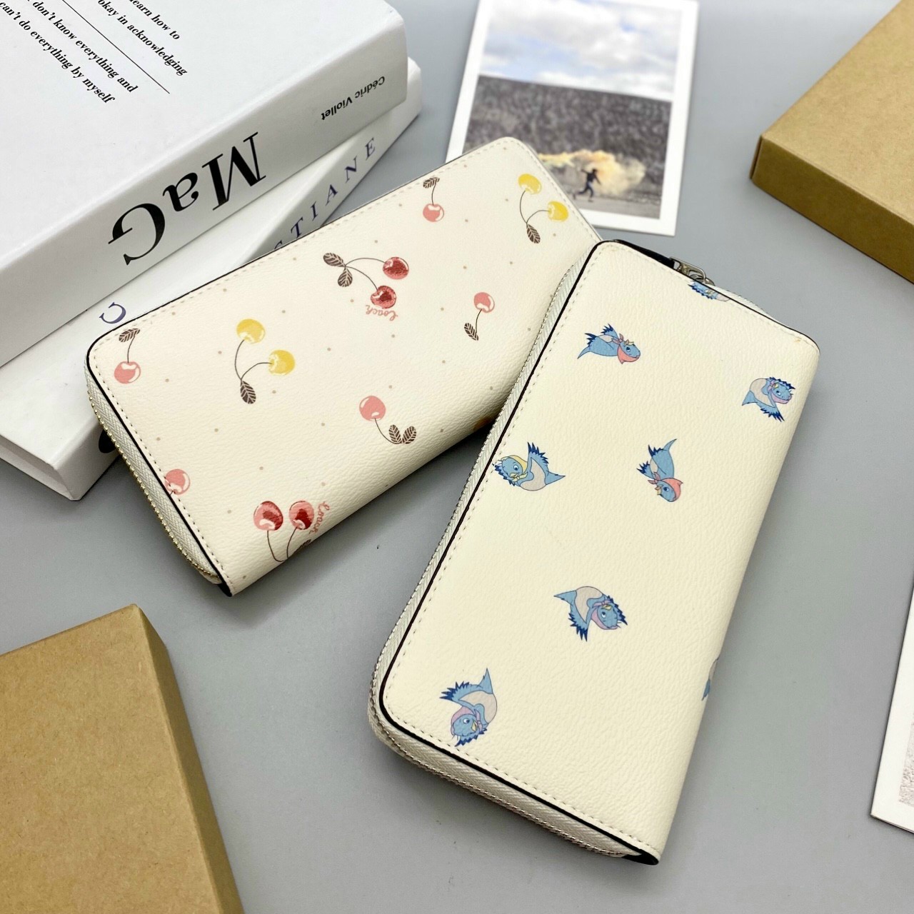VÍ NỮ DÀI COACH CHERRY | BÓP CẦM TAY COACH NEW YORK CAO CẤP 5